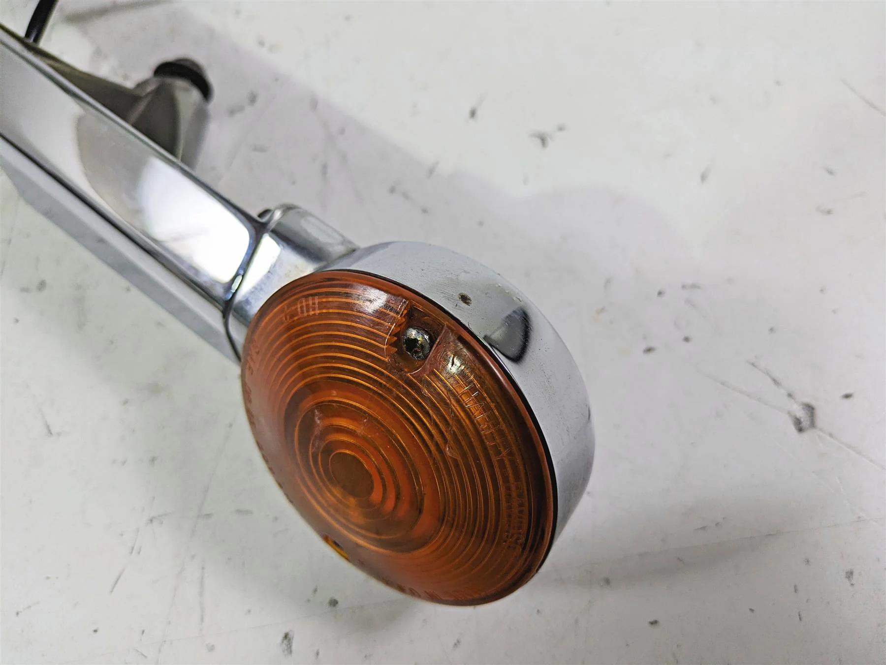 2003 Harley Touring FLHTCUI 100TH E-Glide Rear Blinker Turn Signal Bar 68510-74C - Image 12