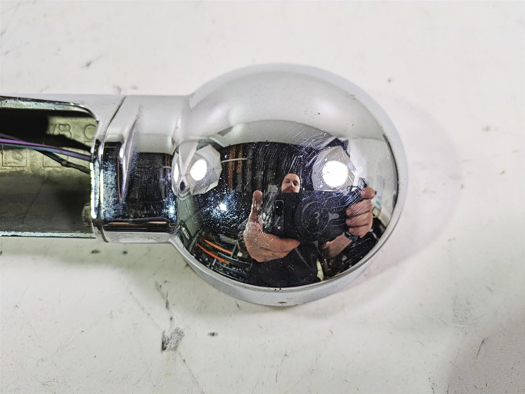 2003 Harley Touring FLHTCUI 100TH E-Glide Rear Blinker Turn Signal Bar 68510-74C - Image 6
