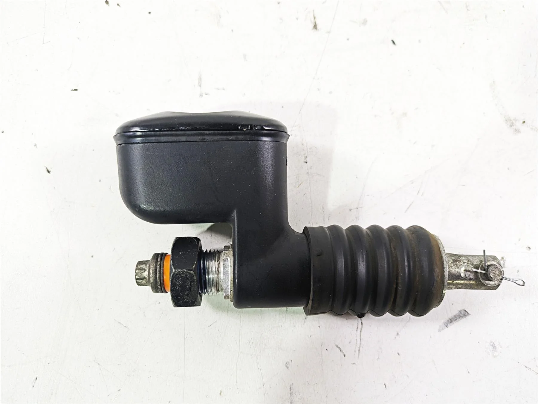 2003 Harley Touring FLHTCUI 100TH E-Glide Rear Brake Master Cylinder 41755-99F - Image 6