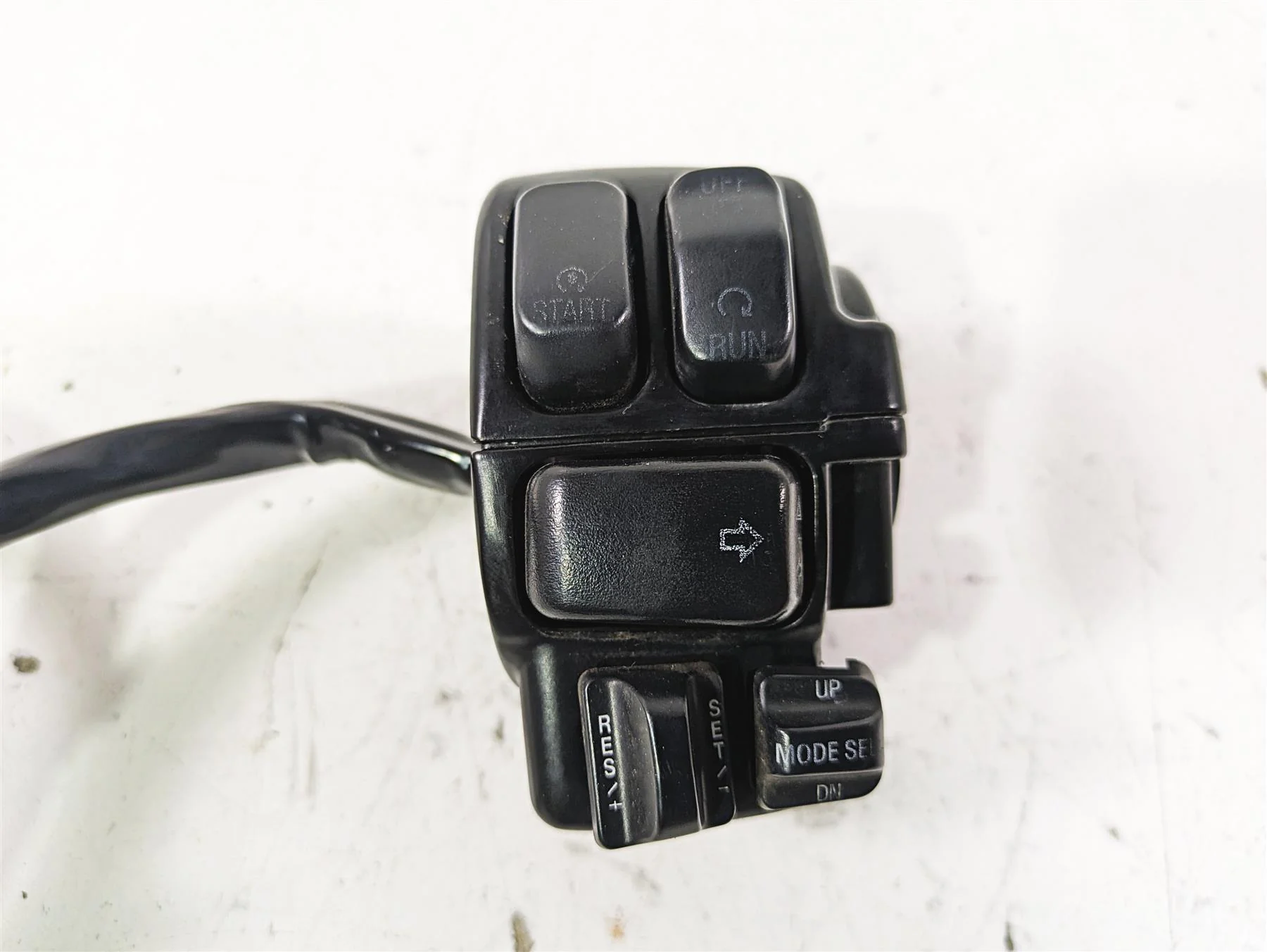 2003 Harley Touring FLHTCUI 100TH E-Glide Right Hand Control Switch 71589-96B - Image 3