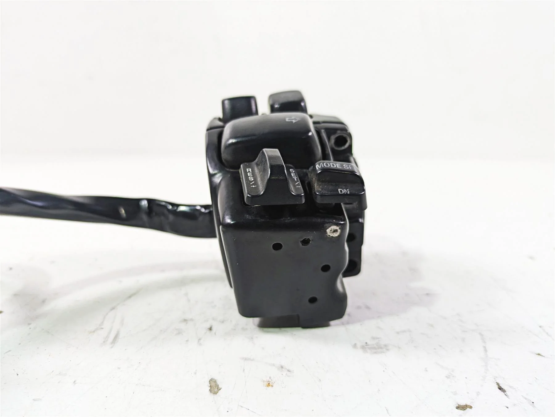 2003 Harley Touring FLHTCUI 100TH E-Glide Right Hand Control Switch 71589-96B - Image 4