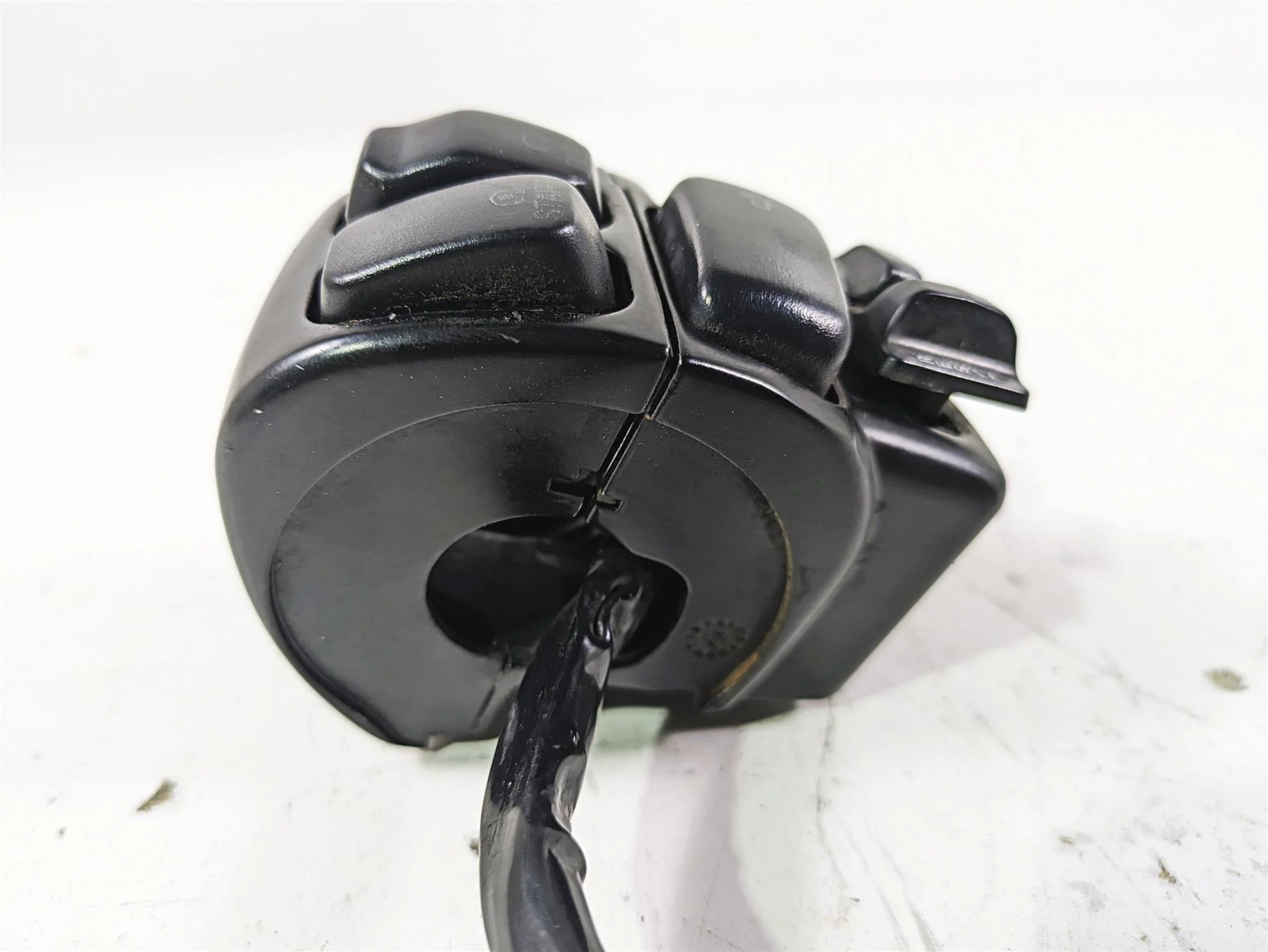 2003 Harley Touring FLHTCUI 100TH E-Glide Right Hand Control Switch 71589-96B - Image 7