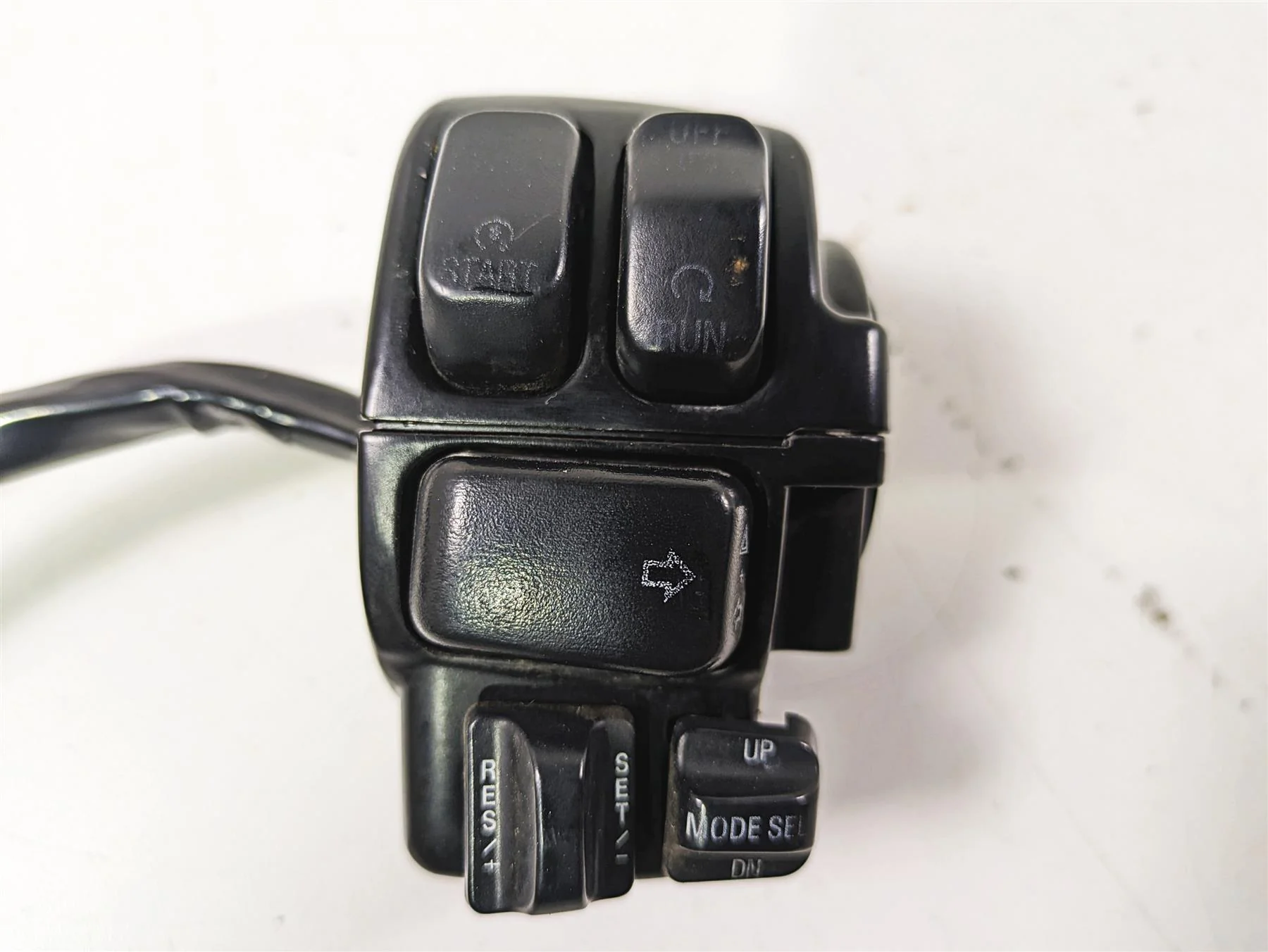 2003 Harley Touring FLHTCUI 100TH E-Glide Right Hand Control Switch 71589-96B - Image 9