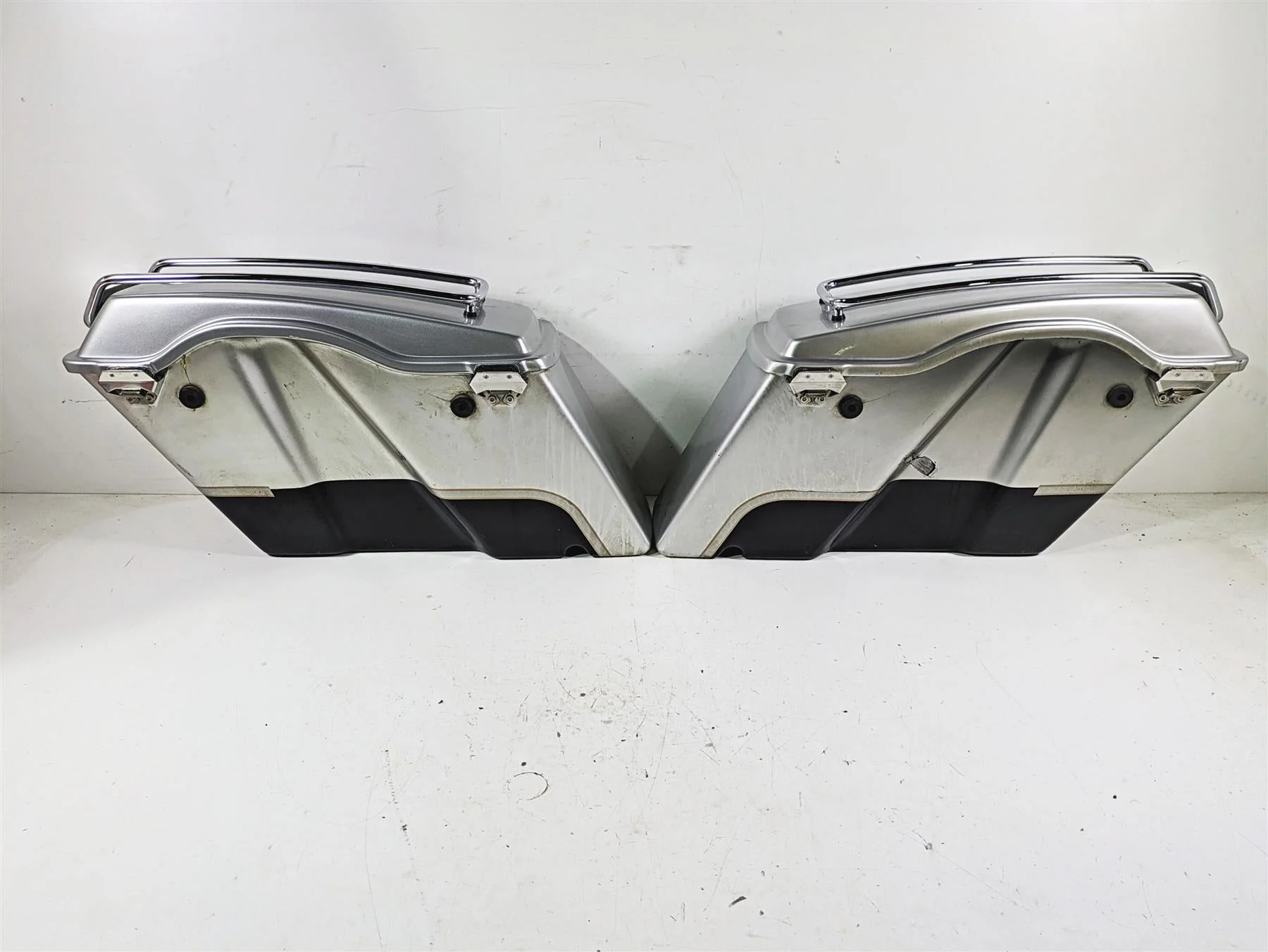2003 Harley Touring FLHTCUI 100TH E-Glide Saddlebag Saddle Bag Set Read 90753-93 - Image 4