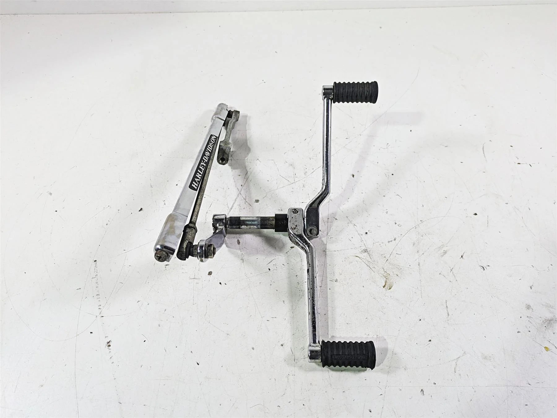 2003 Harley Touring FLHTCUI 100TH E-Glide Shifter Set + Linkage & Cover 33895-82 - Image 2