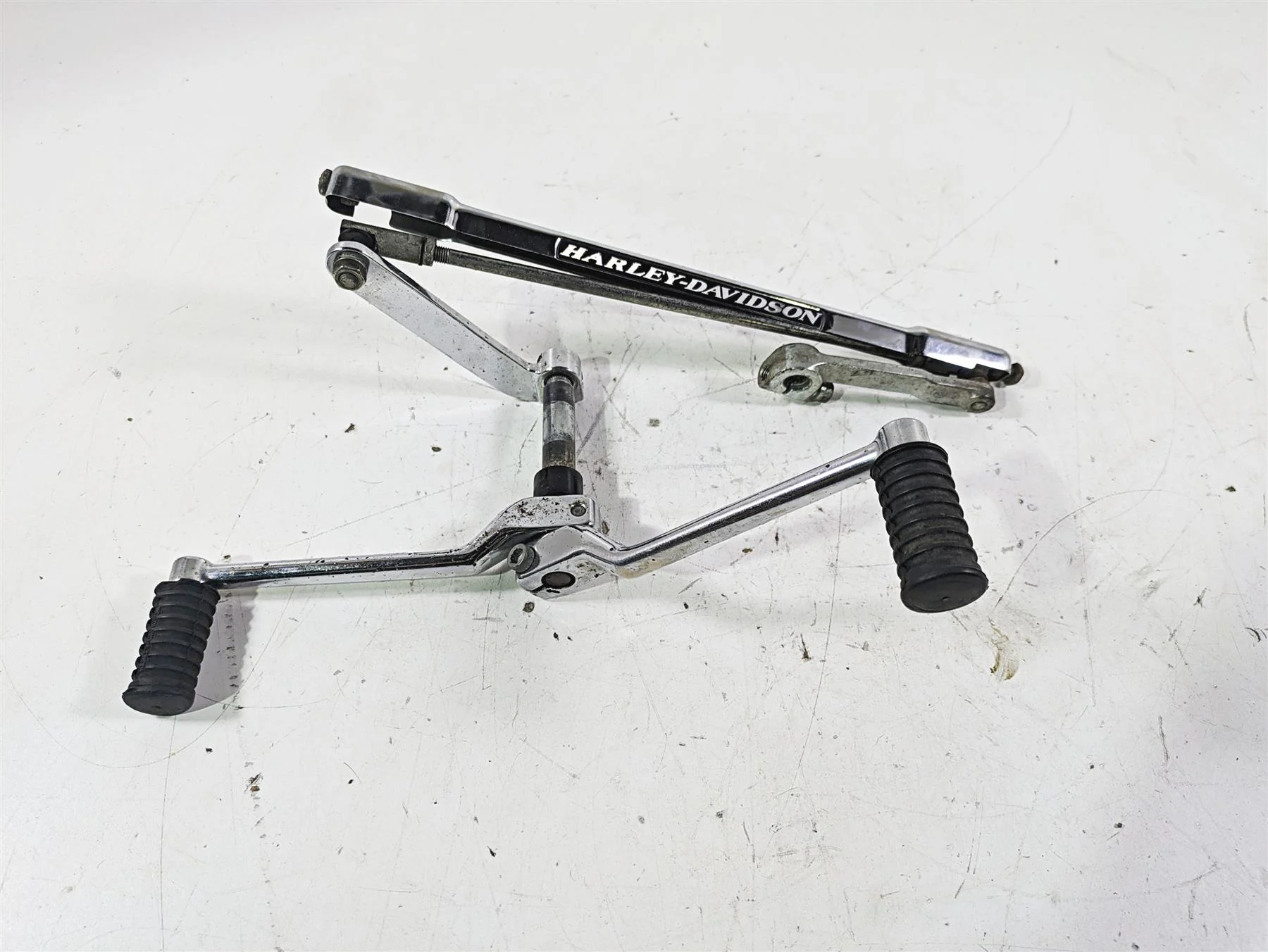 2003 Harley Touring FLHTCUI 100TH E-Glide Shifter Set + Linkage & Cover 33895-82 - Image 3