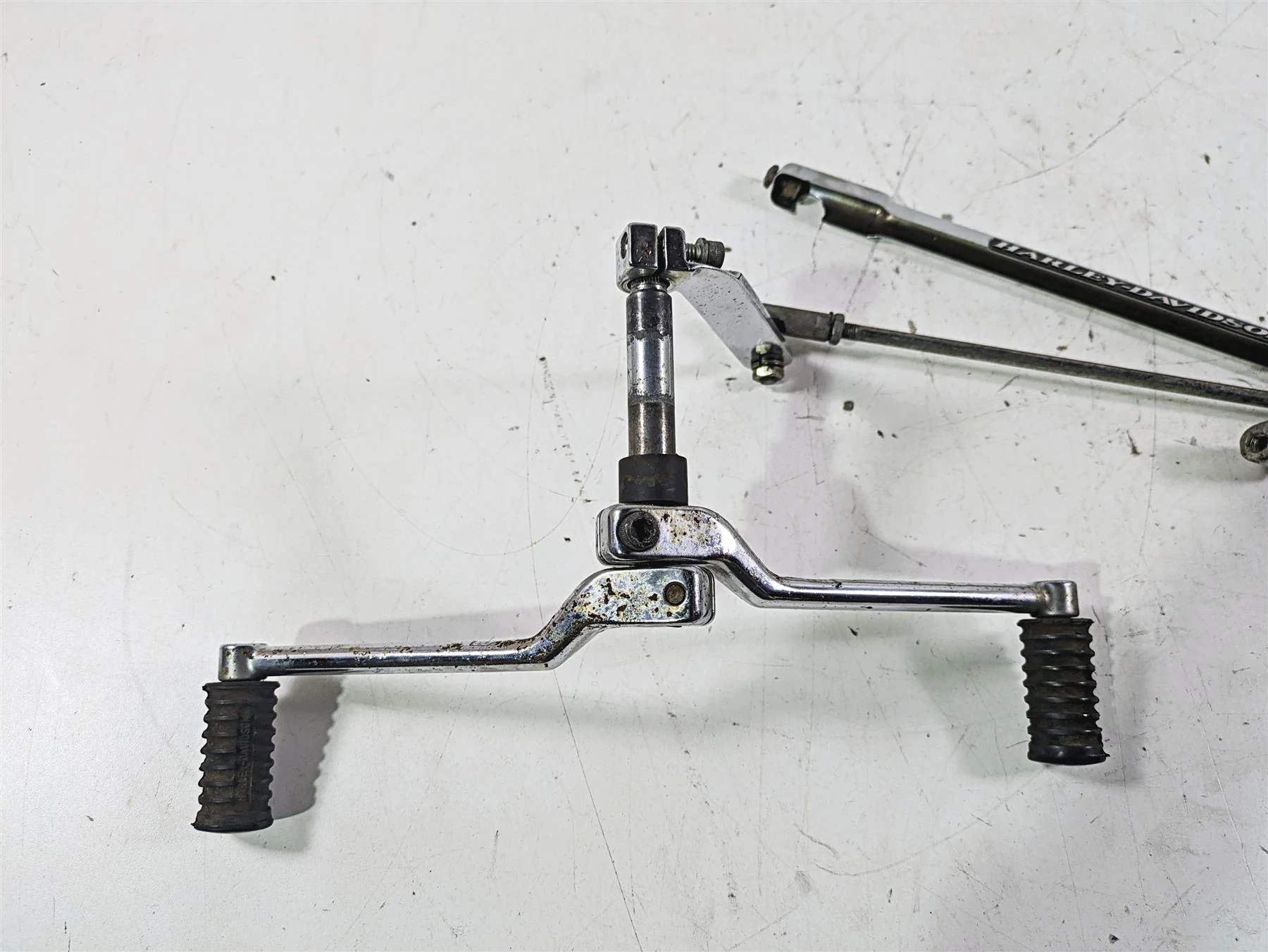 2003 Harley Touring FLHTCUI 100TH E-Glide Shifter Set + Linkage & Cover 33895-82 - Image 8