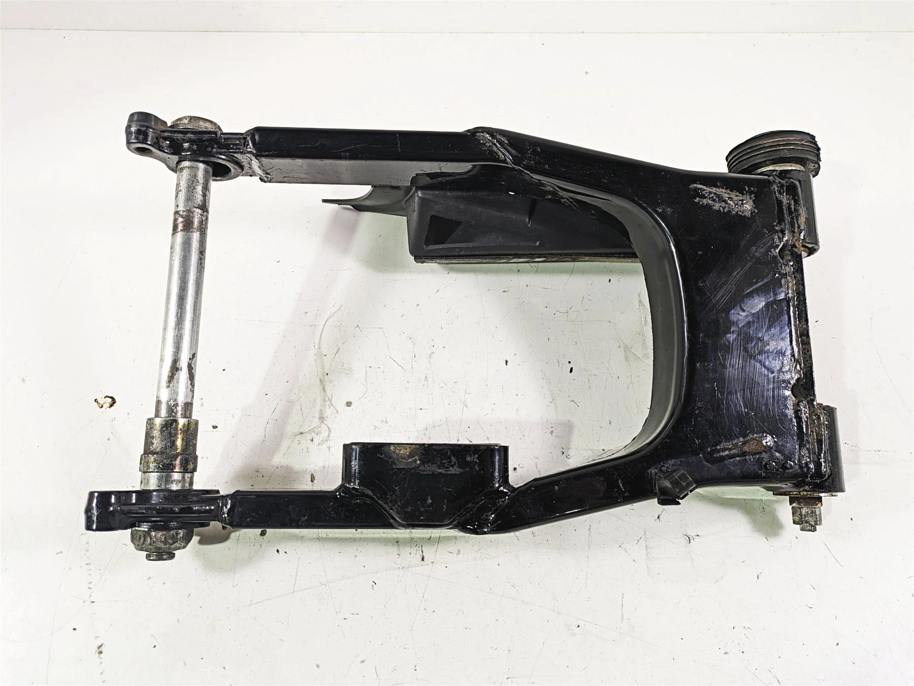 2003 Harley Touring FLHTCUI 100TH E-Glide Swingarm Swing Arm 1" Axle 47549-02A - Image 9