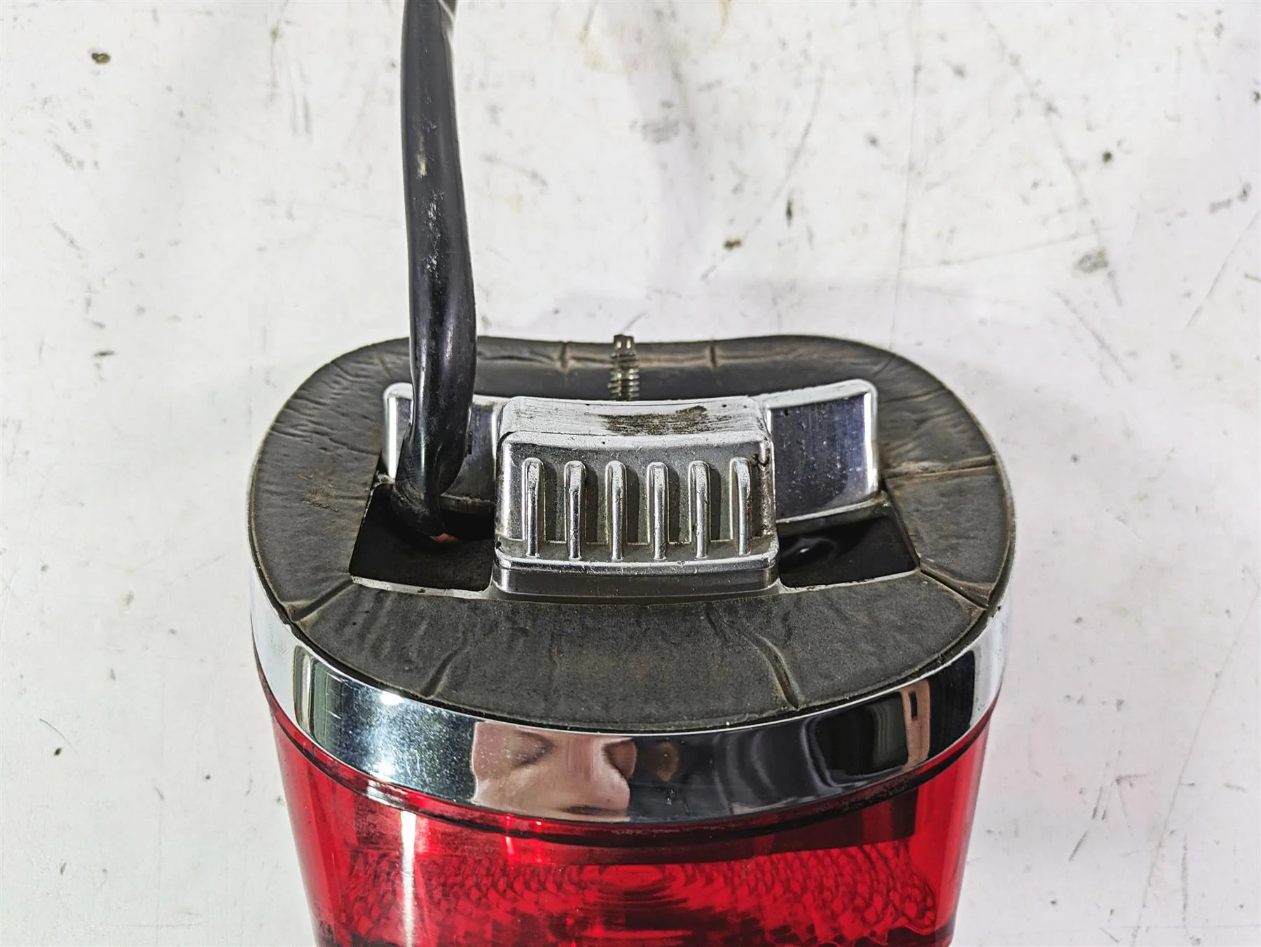2003 Harley Touring FLHTCUI 100TH E-Glide Taillight & Wiring - Read 68713-94 - Image 9