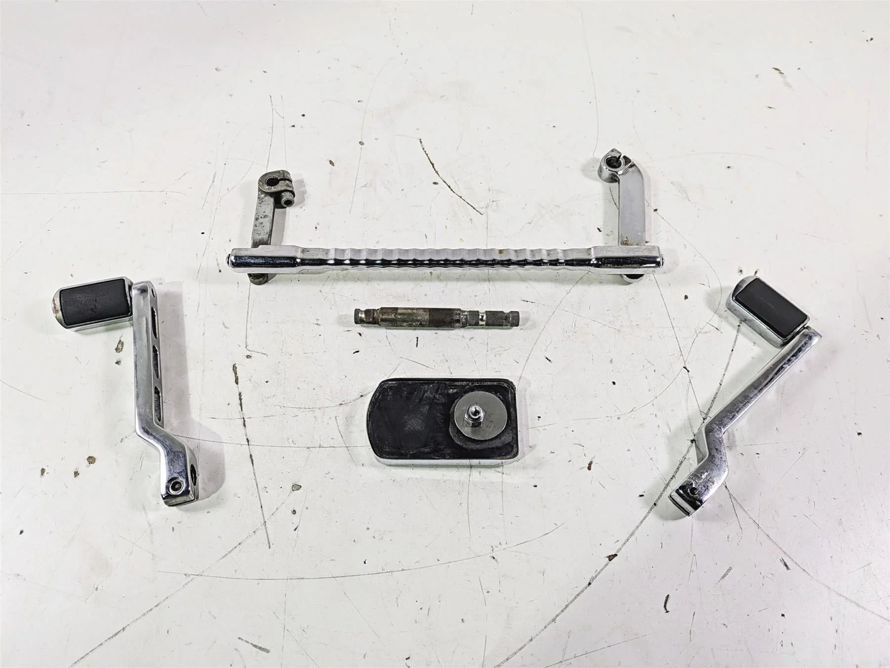2003 Harley Touring FLHTCUI E-Glide 100th Billet Shift Lever & Links 33600001 - Image 9