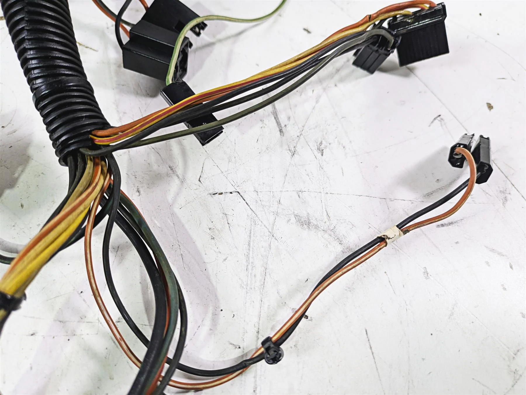 2003 Harley Touring FLHTCUI E-Glide 100th Front Interconnect Wiring 70232-03 - Image 10