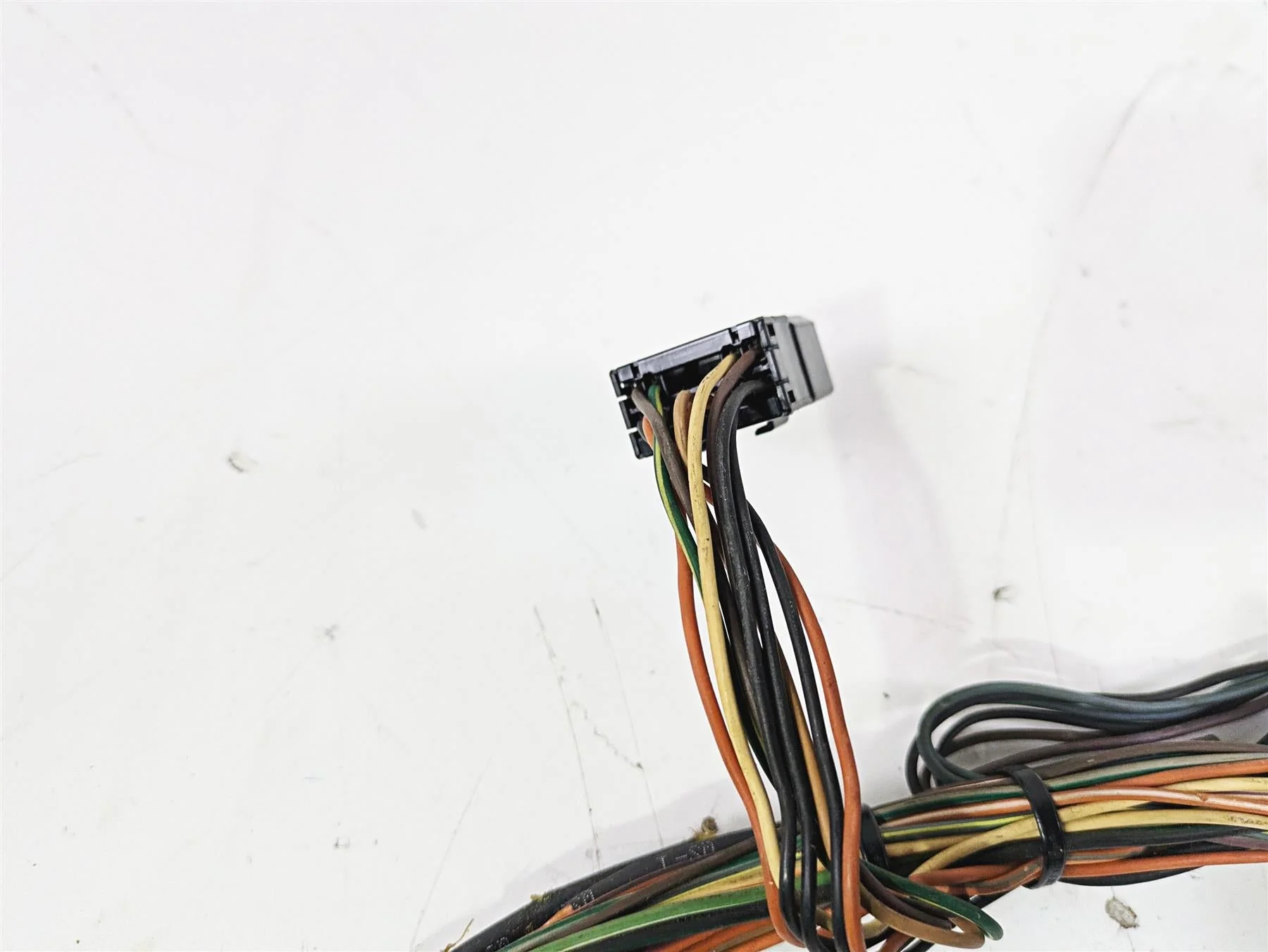 2003 Harley Touring FLHTCUI E-Glide 100th Front Interconnect Wiring 70232-03 - Image 4