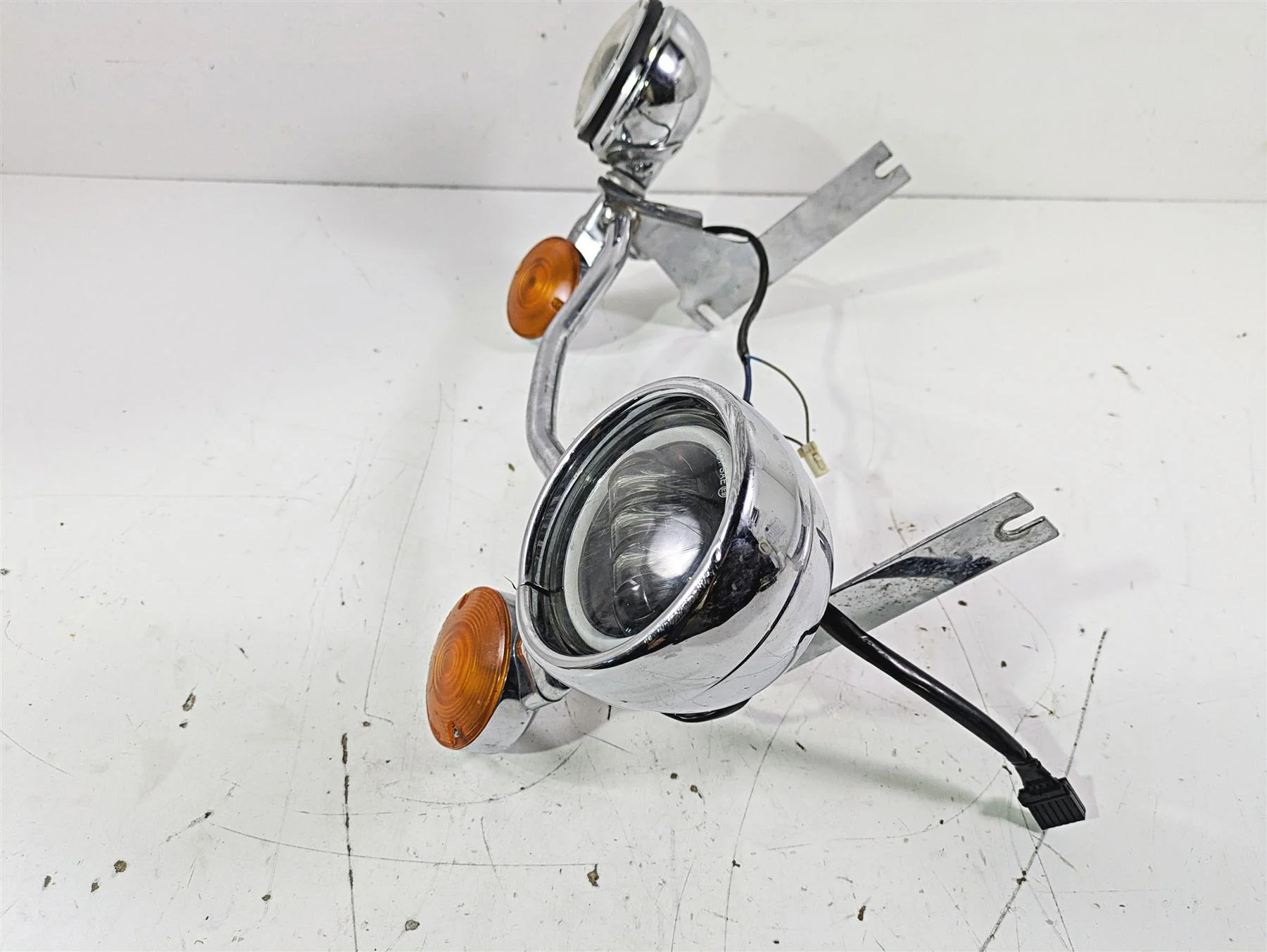 2003 Harley Touring FLHTCUI E-Glide 100th Front Spot Light - Read 68712-94A - Image 2
