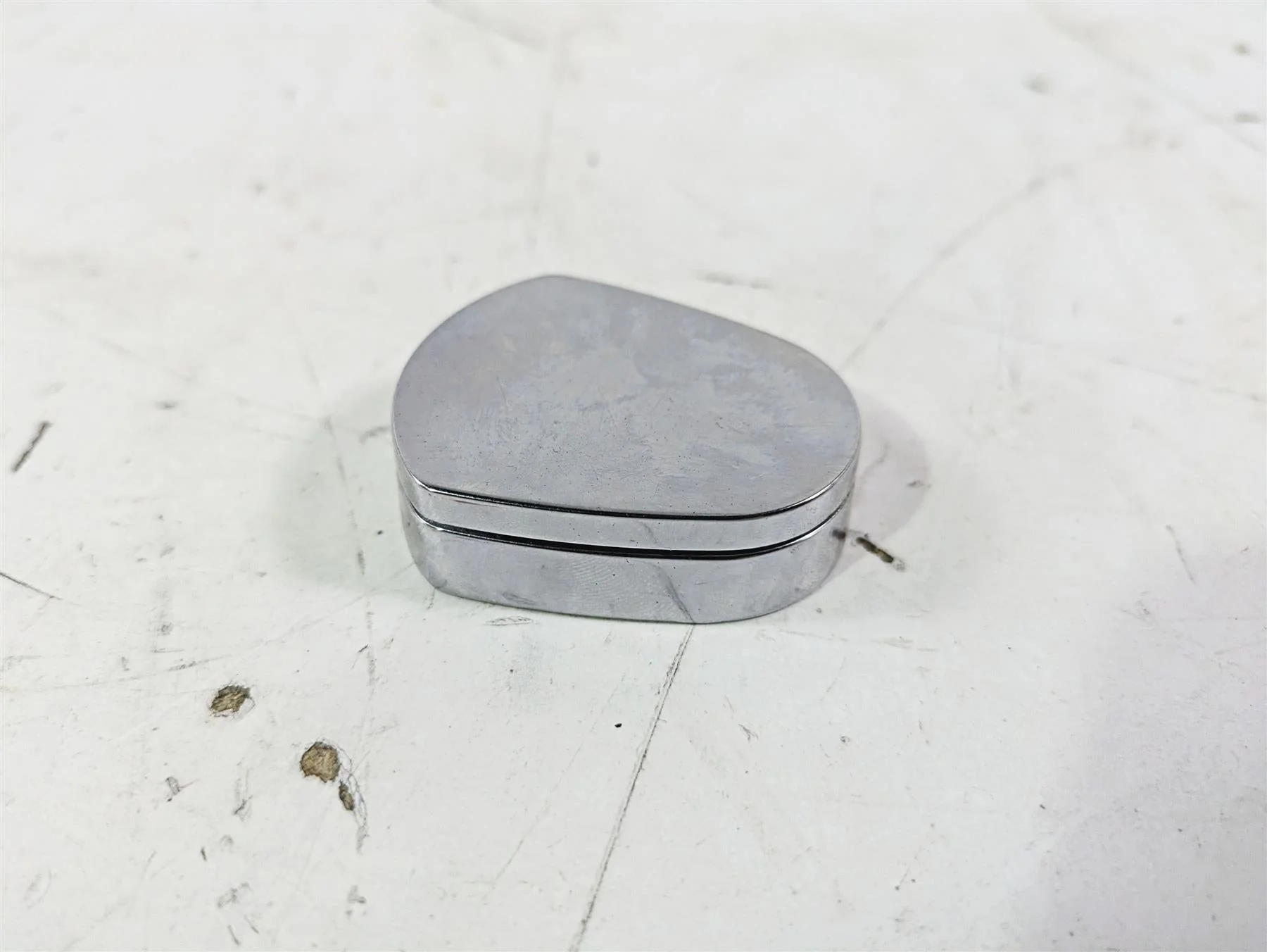 2003 Harley Touring FLHTCUI E-Glide 100th Ignition Switch Lock Cover 71663-99 - Image 5