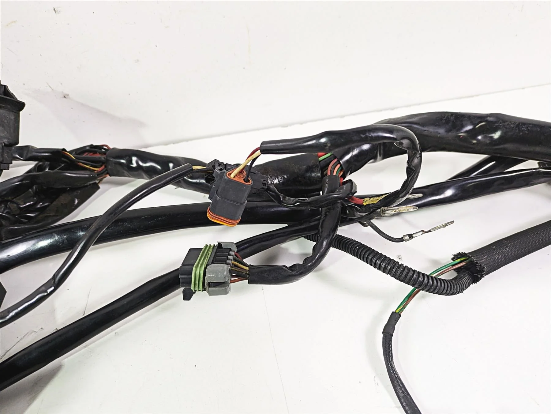2003 Harley Touring FLHTCUI E-Glide 100th Main Wiring Harness - No Cuts 70985-03 - Image 3
