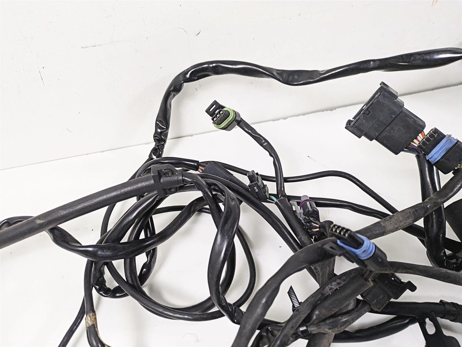 2003 Harley Touring FLHTCUI E-Glide 100th Main Wiring Harness - No Cuts 70985-03 - Image 8