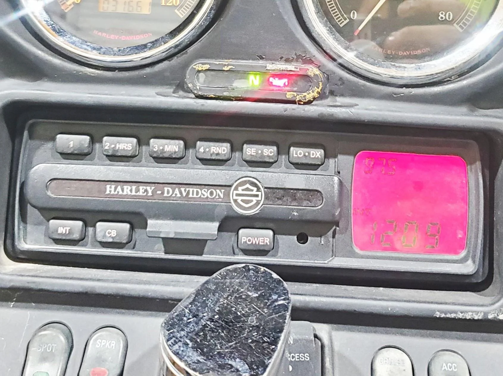 2003 Harley Touring FLHTCUI E-Glide 100th Radio Cd-Player RS9803UD 76146-03 - Image 2