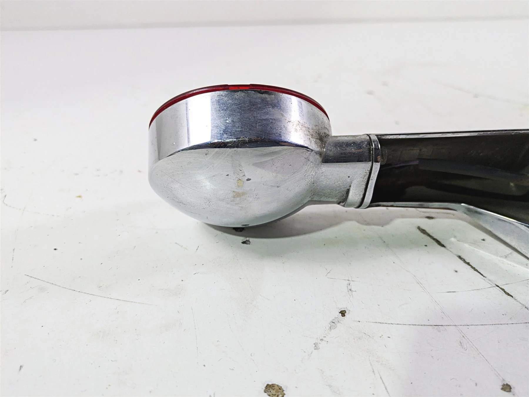 2003 Harley Touring FLHTCUI E-Glide 100th Rear Blinker Turn Signal Bar 68145-98 - Image 10