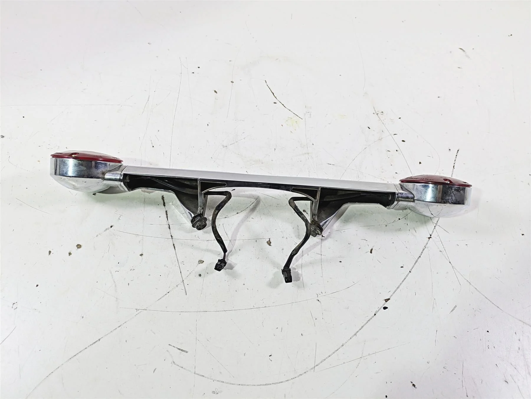 2003 Harley Touring FLHTCUI E-Glide 100th Rear Blinker Turn Signal Bar 68145-98 - Image 8