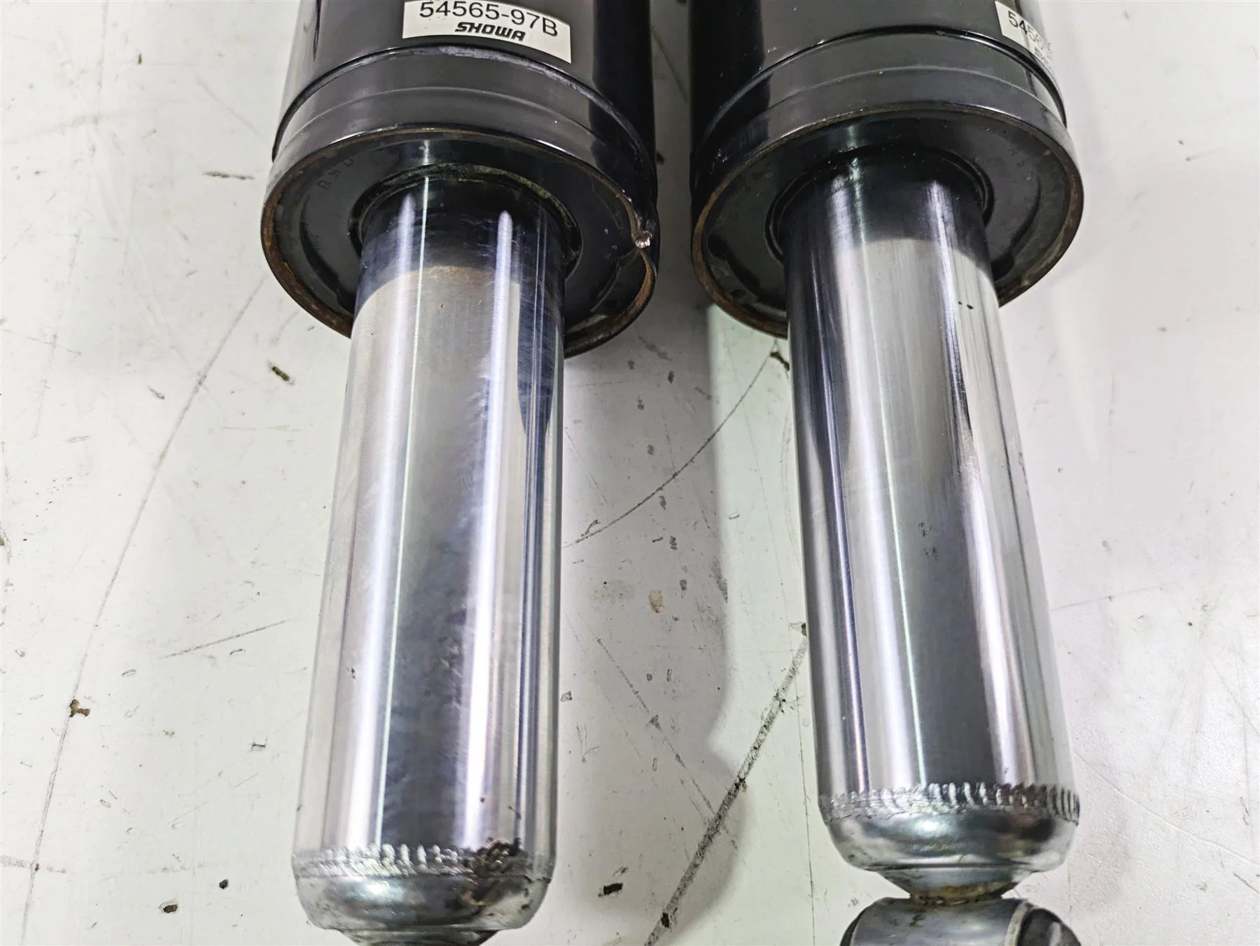 2003 Harley Touring FLHTCUI E-Glide 100th Rear Suspension Shocks -Read 54565-97B - Image 9