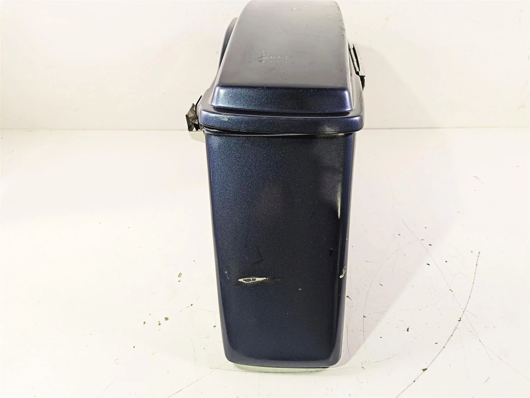 2003 Harley Touring FLHTCUI E-Glide 100th Right Saddle Bag Saddlebag 90752-93 - Image 4