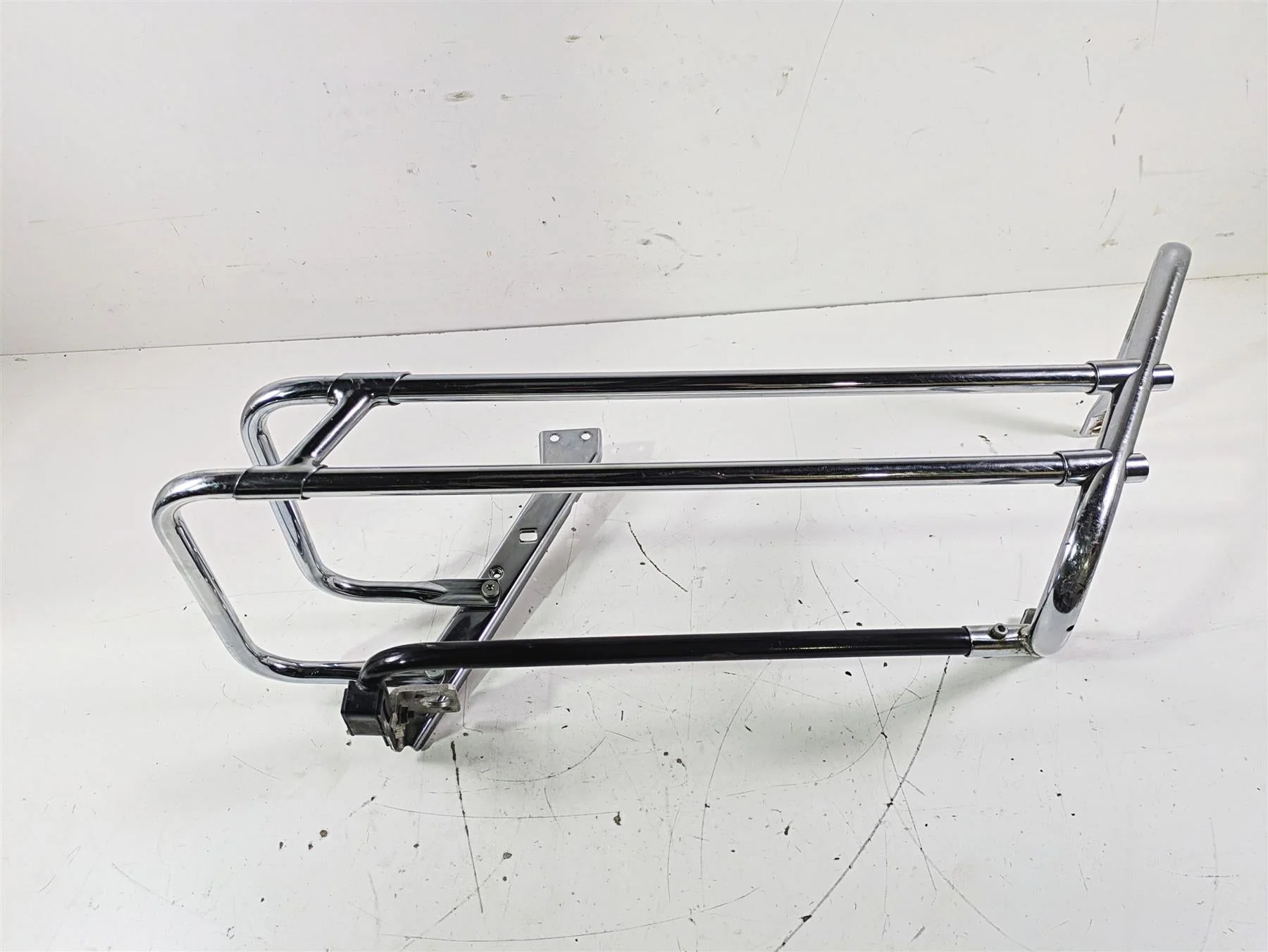 2003 Harley Touring FLHTCUI E-Glide 100th Right Saddlebag Guard 49172-97 - Image 9