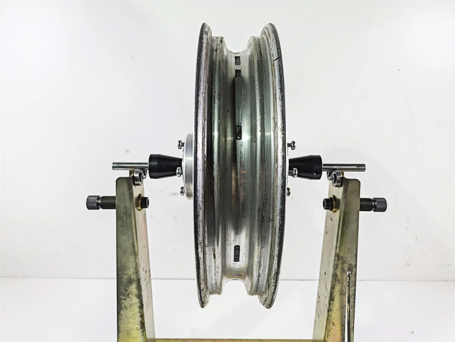 2003 Harley Touring FLHTCUI E-Glide 100th Straight 16x3 Front Wheel 43493-00 - Image 3