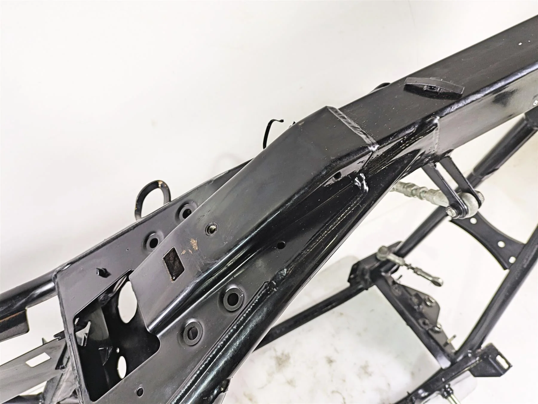 2003 Harley Touring FLHTCUI E-Glide 100th Straight Main Frame Chassis With Salvage Louisiana Title 47900-02A - Image 8