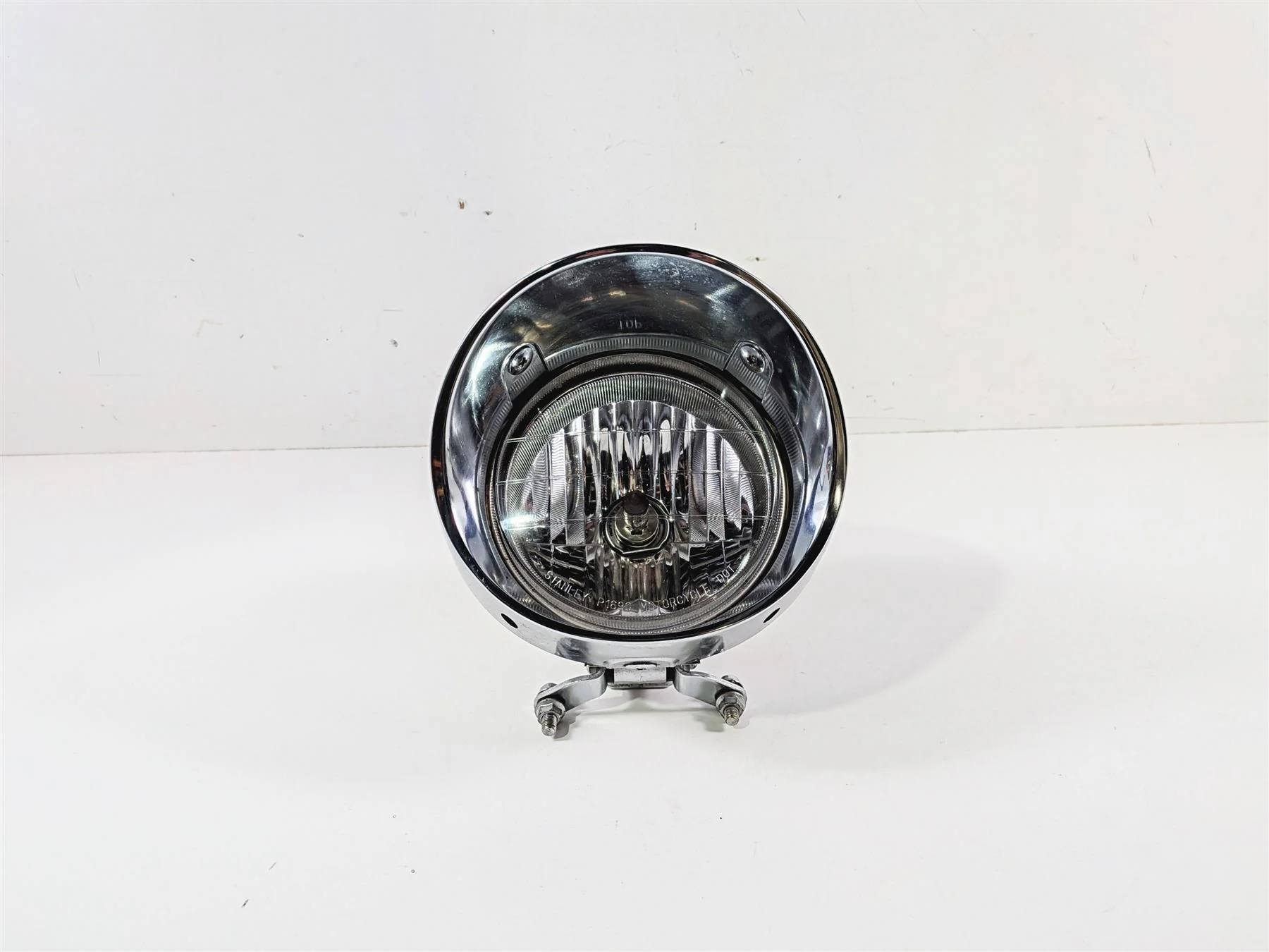 2003 Honda V-Twin VTX1800 C Headlight & Housing Set - Nice 61301-MCH-670 - Image 3