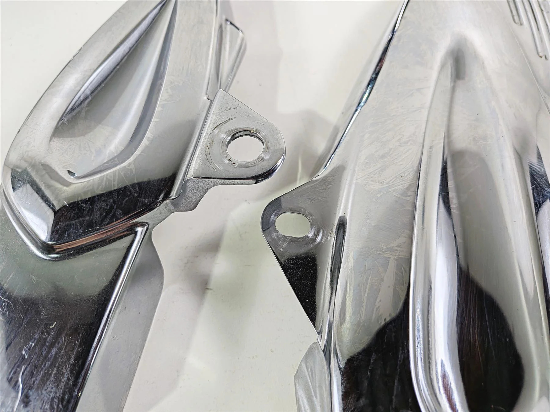 2003 Honda V-Twin VTX1800 C Kuryakyn Swingarm Differential Cover Set 8285 8688 - Image 11