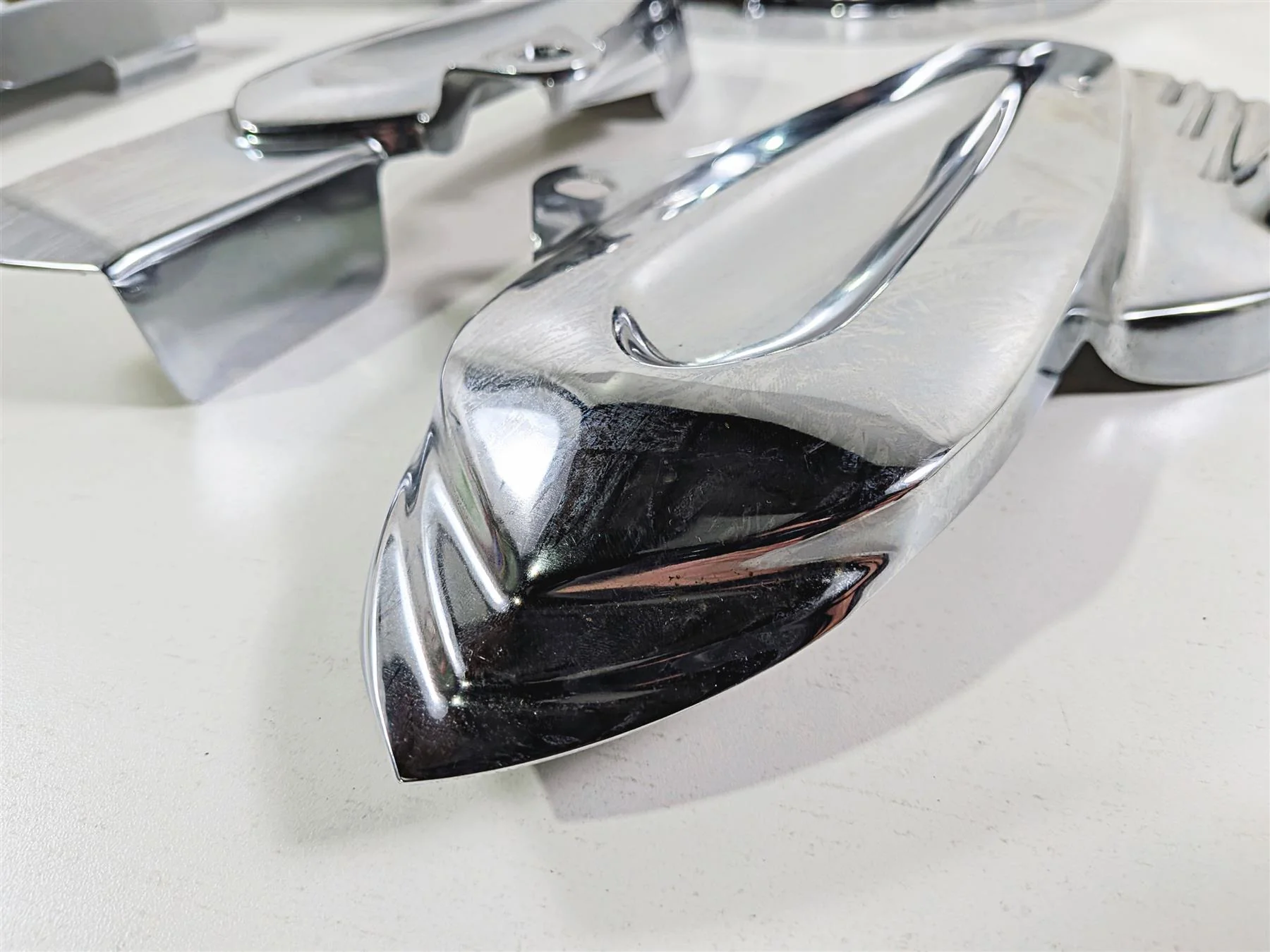2003 Honda V-Twin VTX1800 C Kuryakyn Swingarm Differential Cover Set 8285 8688 - Image 12
