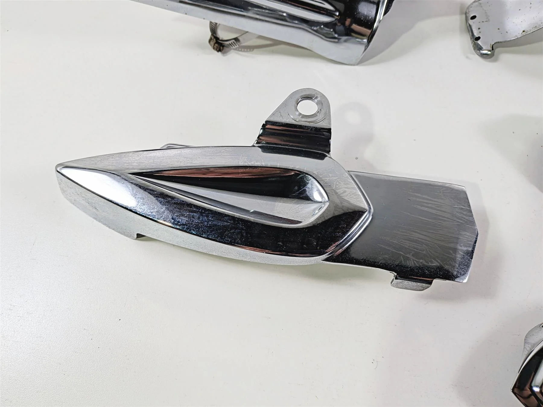 2003 Honda V-Twin VTX1800 C Kuryakyn Swingarm Differential Cover Set 8285 8688 - Image 3