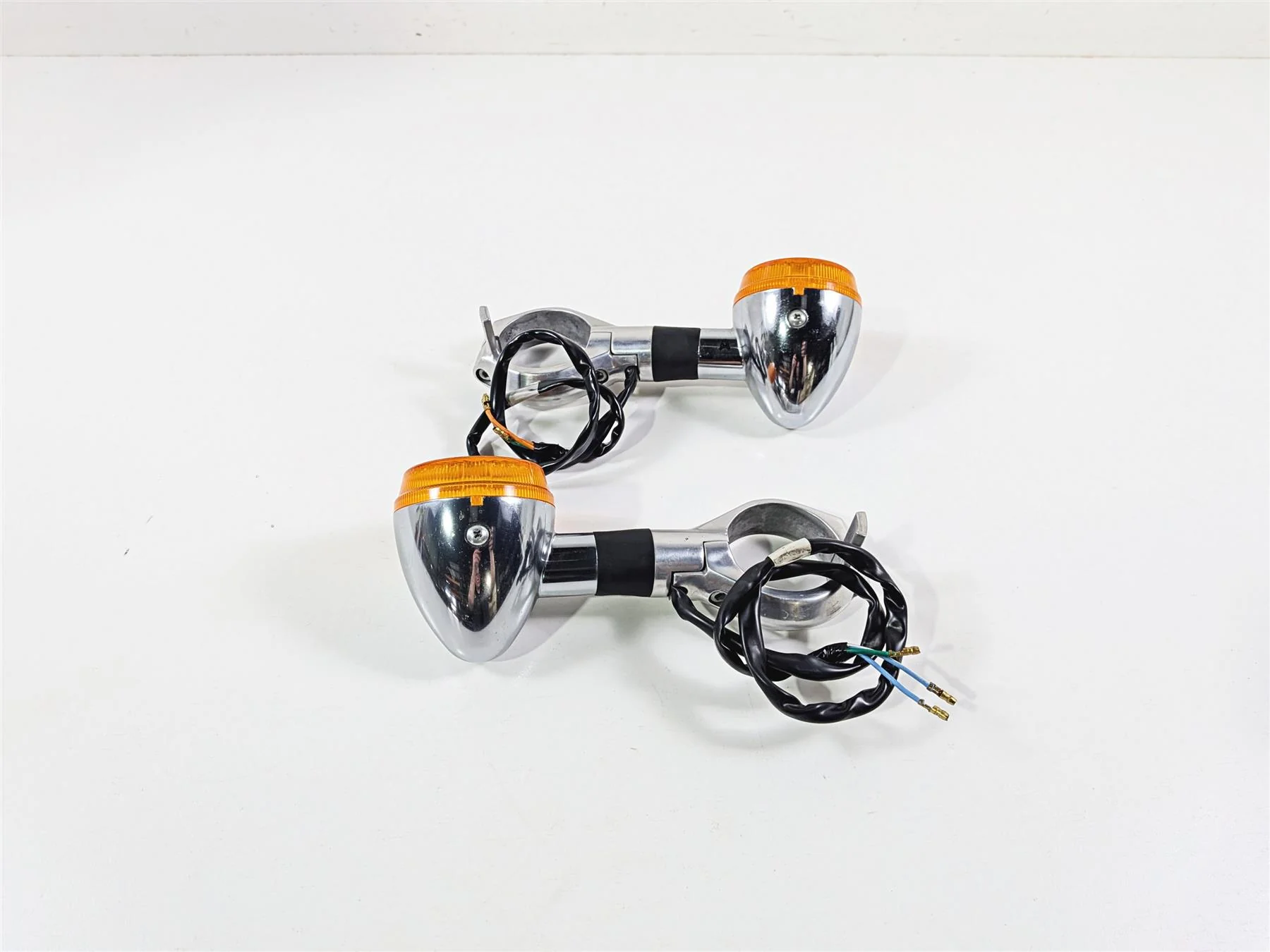 2003 Honda V-Twin VTX1800 C Left Right Front Blinker Clamp Set 33400-MBH-672 - Image 4