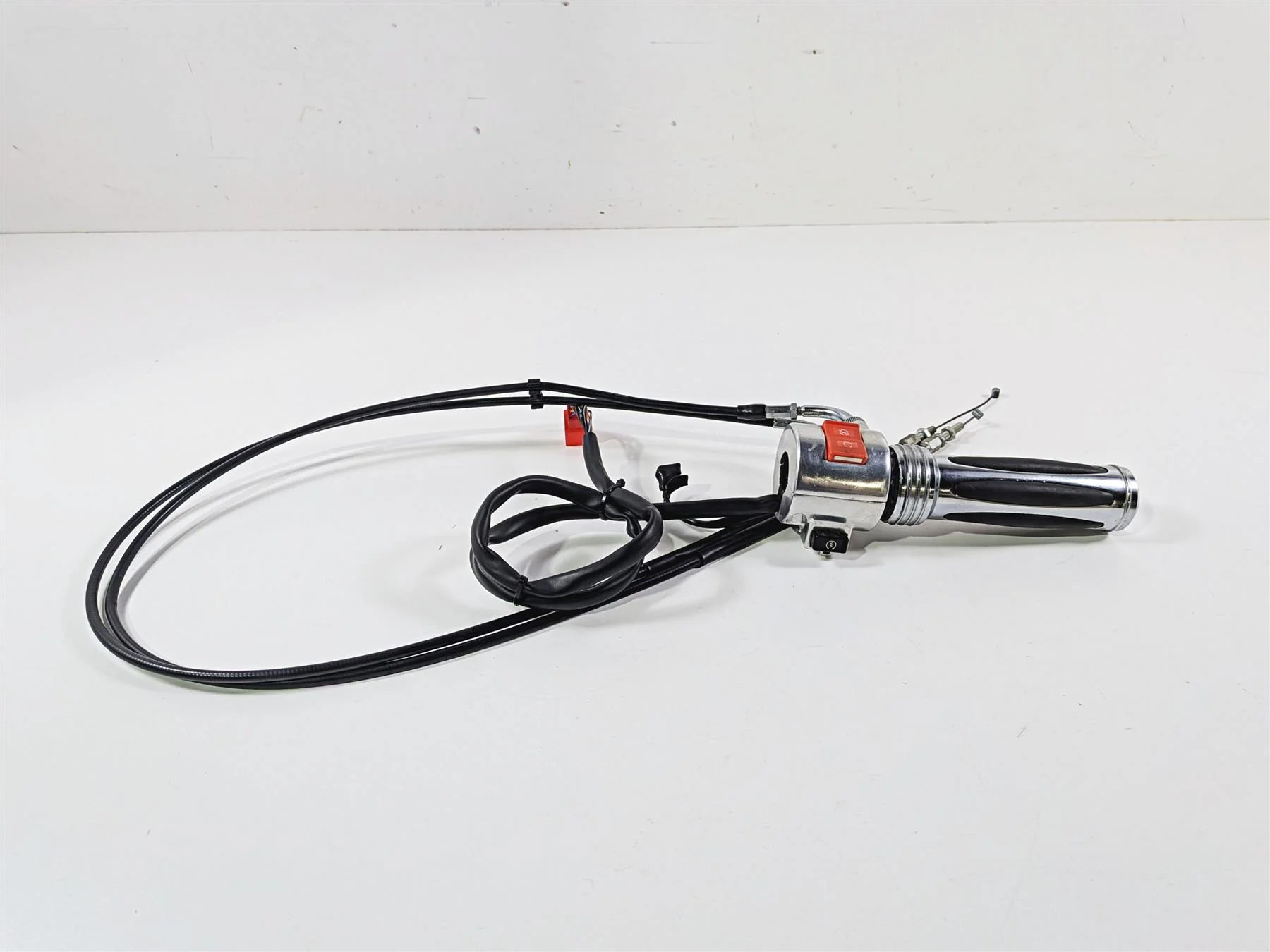 2003 Honda V-Twin VTX1800 C Right Control Switch & Throttle 35013-MCH-020 - Image 2