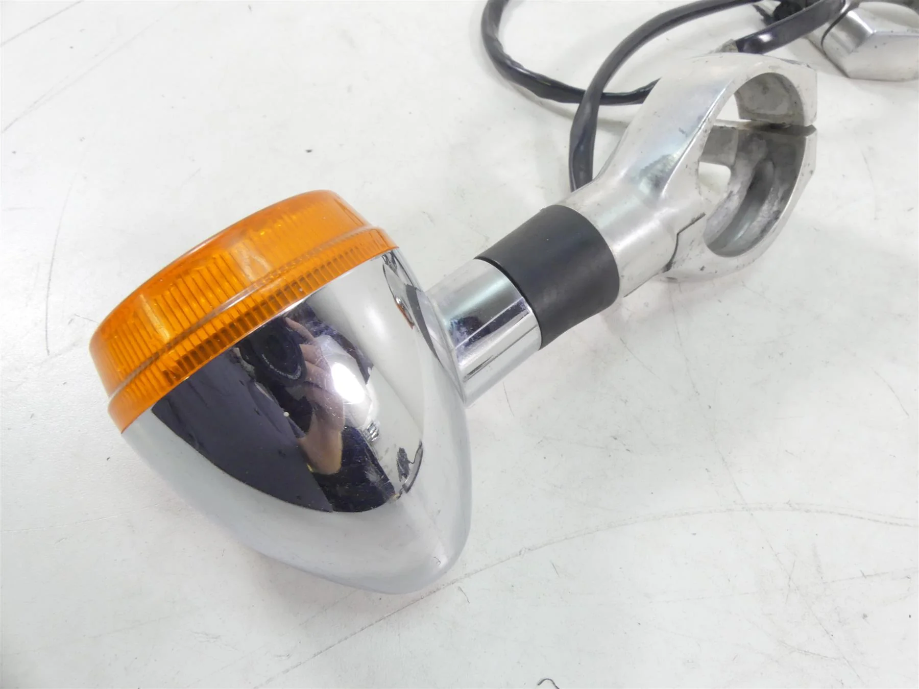 2003 Honda VTX1800R Front Blinker Turn Signal Lights & Clamp Set 33400-MBH-672 - Image 5