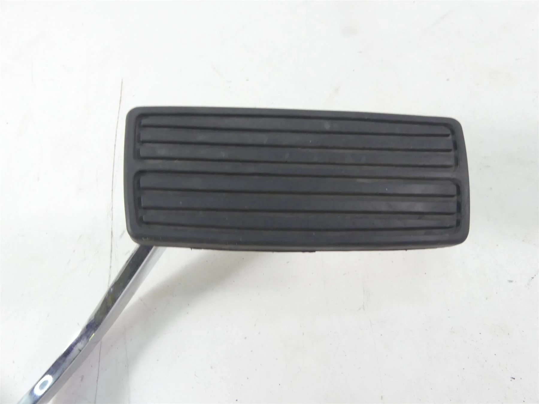 2003 Honda VTX1800R Right Front Floor Board & Brake Pedal Set 50615-MCV-000 - Image 9