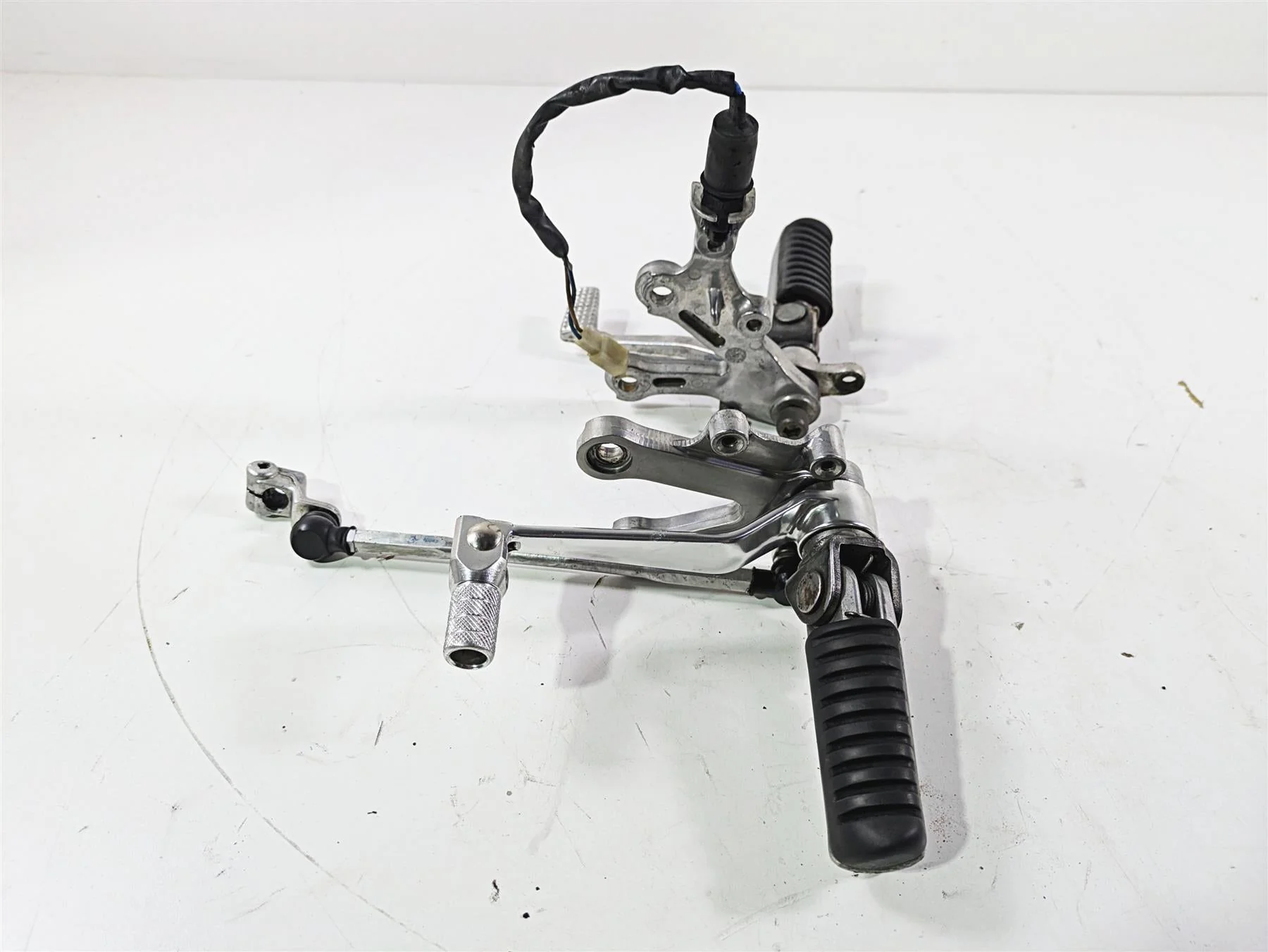 2003 Kawasaki ZX9R Ninja Left Right Rider Footpeg Set Shifter 35011-1874 - Image 4