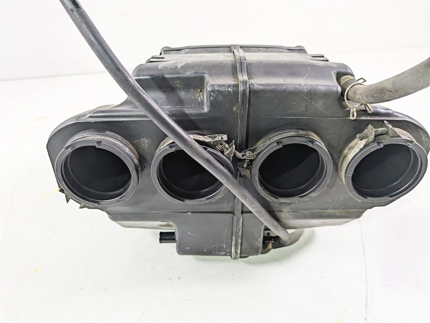 2003 Suzuki GSF1200 Bandit Air Filter Breather Cleaner Box 13700-32F00 - Image 6