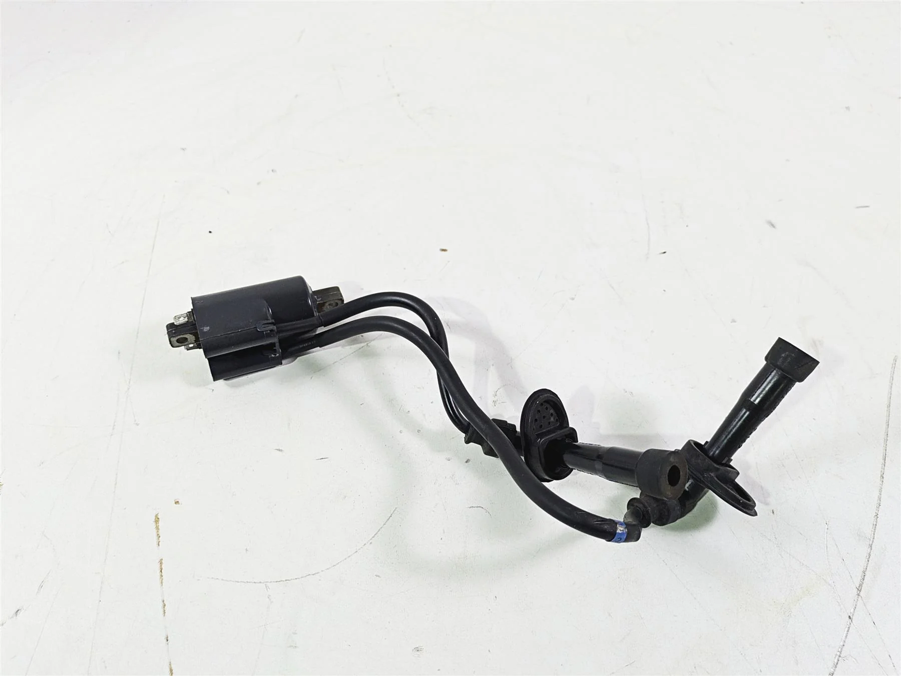 2003 Suzuki GSF1200 Bandit Denso Ignition Coil + Wiring & Plugs 33420-31F00 - Image 3