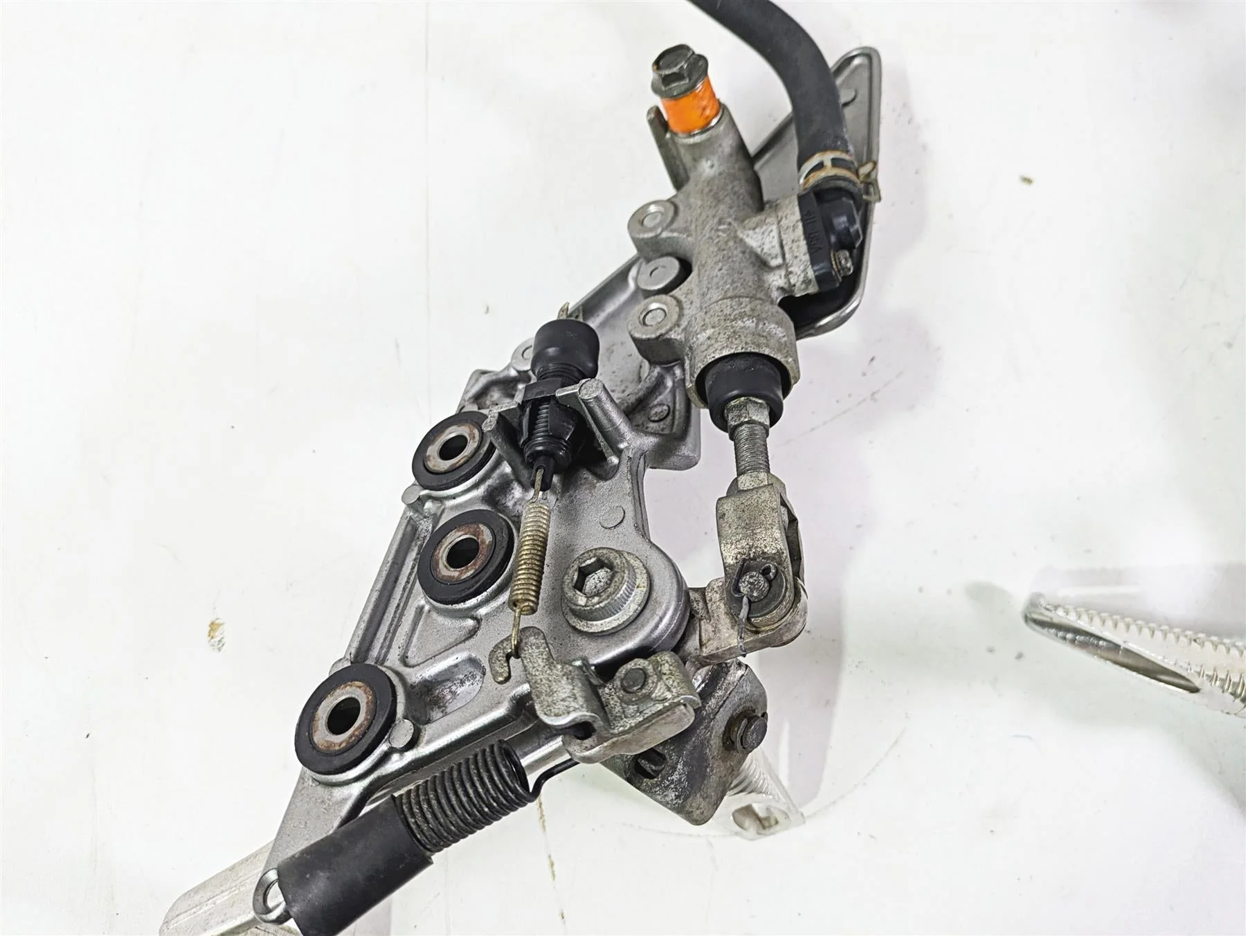 2003 Suzuki GSF1200 Bandit Foot Peg Rest + Shifter & Brake Lever Set 43511-26E02 - Image 11