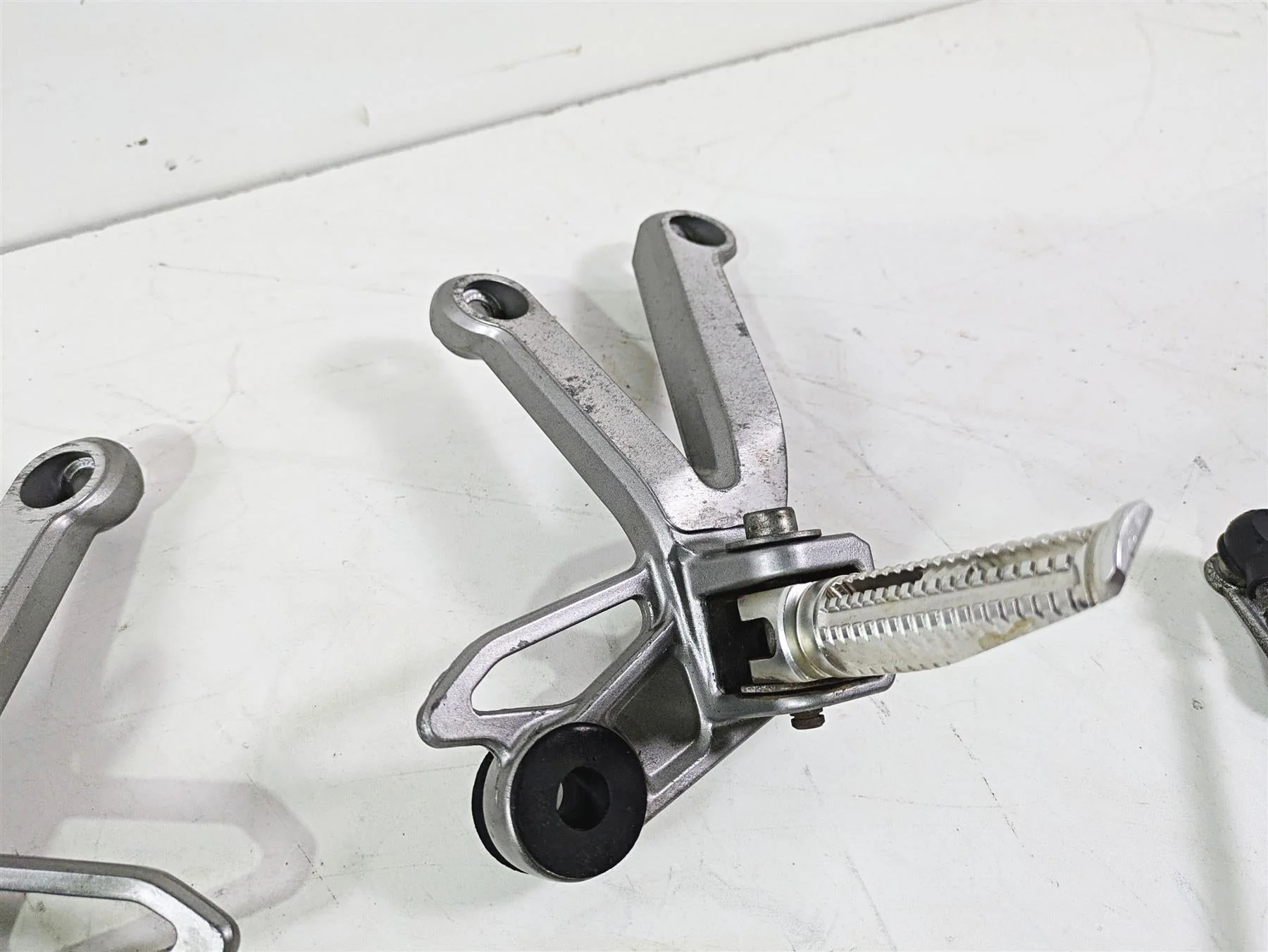 2003 Suzuki GSF1200 Bandit Foot Peg Rest + Shifter & Brake Lever Set 43511-26E02 - Image 5