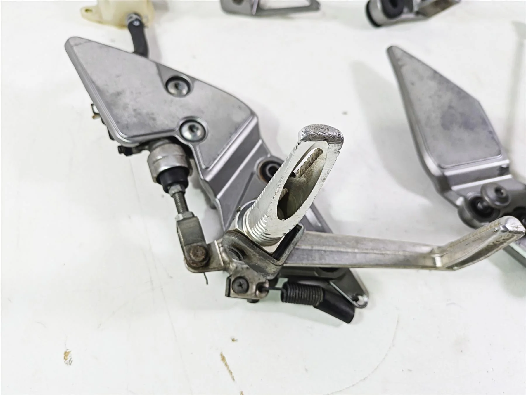 2003 Suzuki GSF1200 Bandit Foot Peg Rest + Shifter & Brake Lever Set 43511-26E02 - Image 9