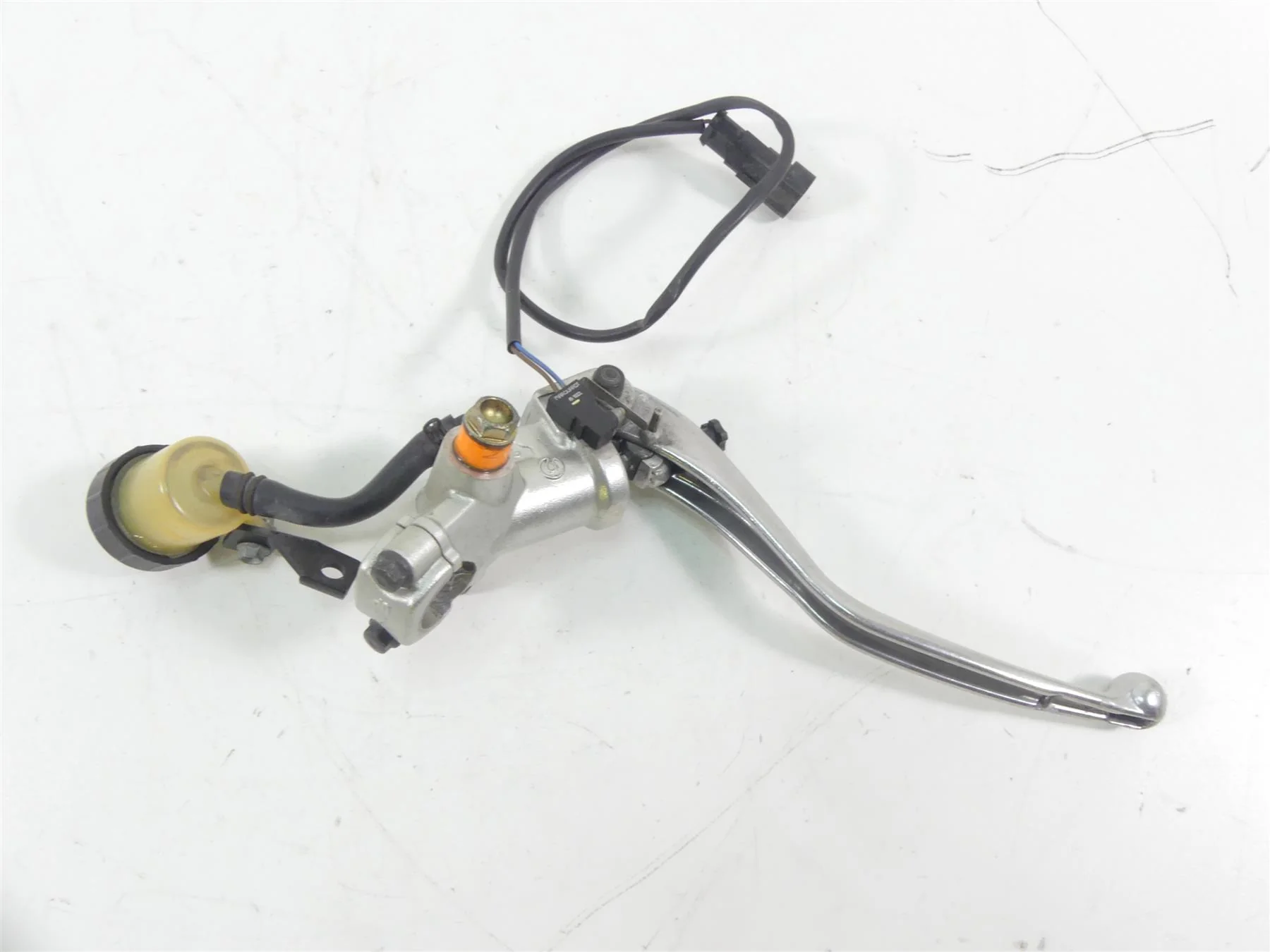 2004 Aprilia RSV1000 R Mille Brembo Clutch Radial Master Cylinder AP8176193 - Image 2