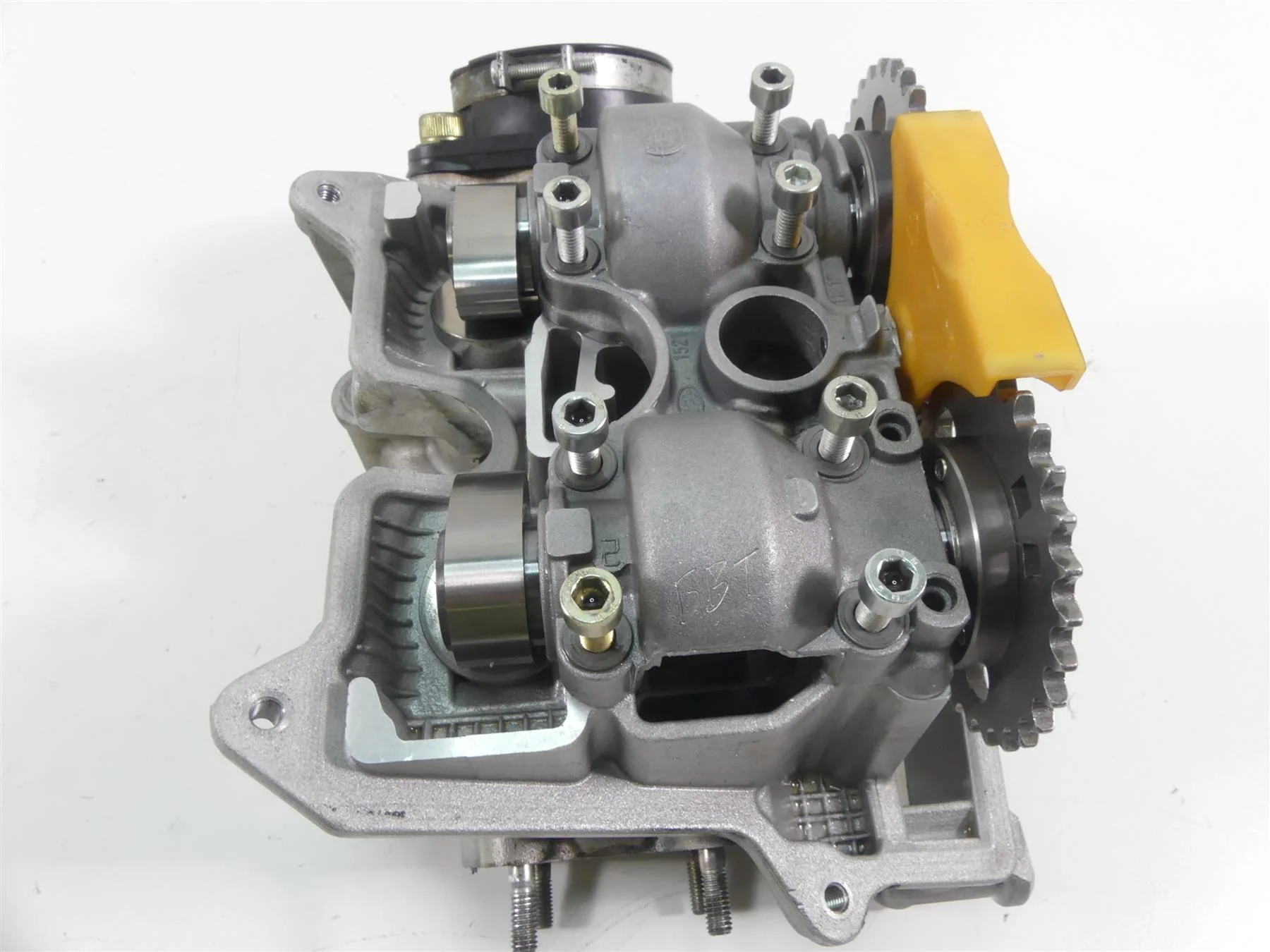 2004 Aprilia RSV1000 R Mille Front Cylinderhead Cylinder Head AP0613465 - Image 10