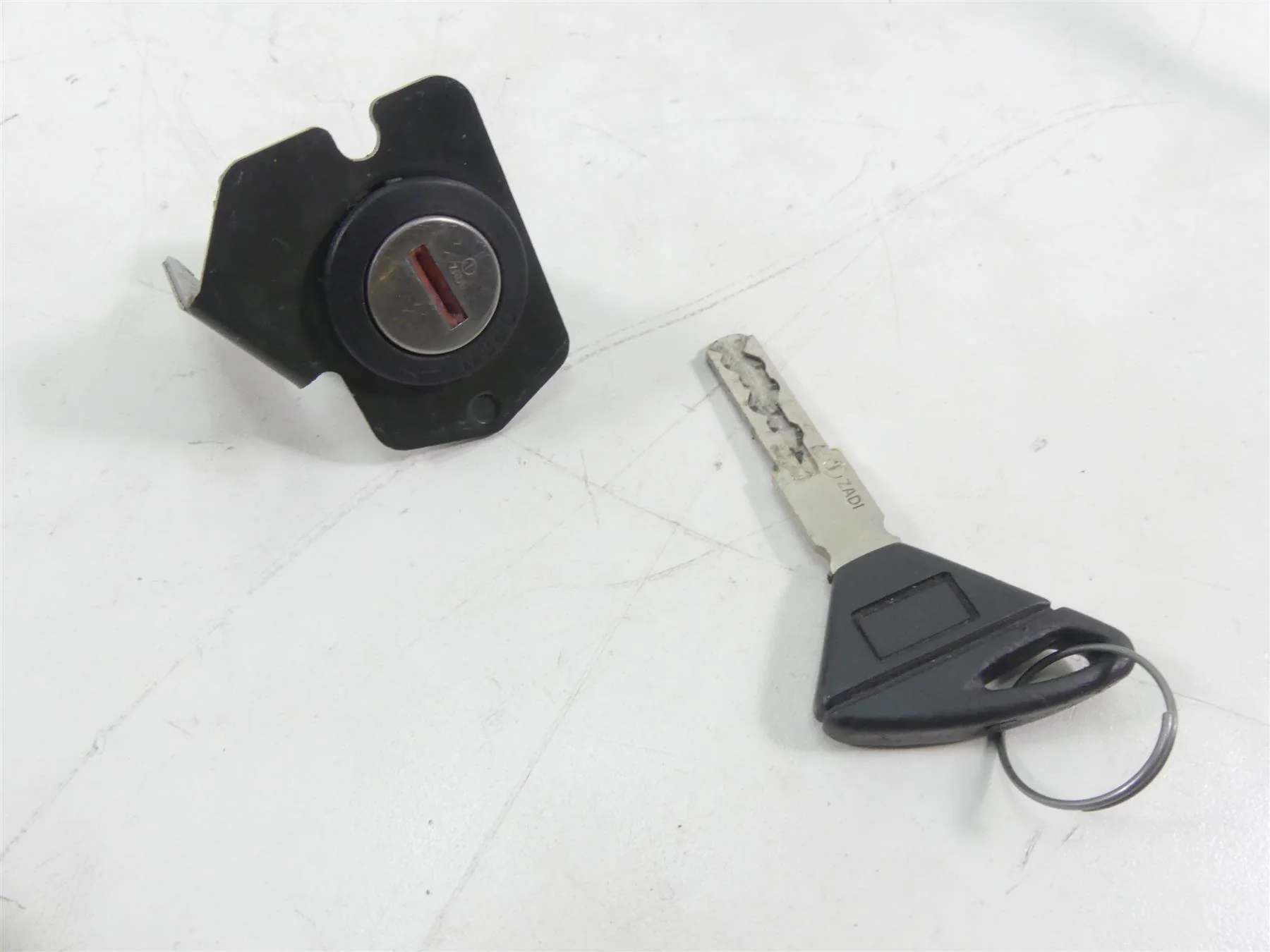 2004 Aprilia RSV1000 R Mille Ignition Switch Key Lock Set AP8127555 AP8104333 - Image 6