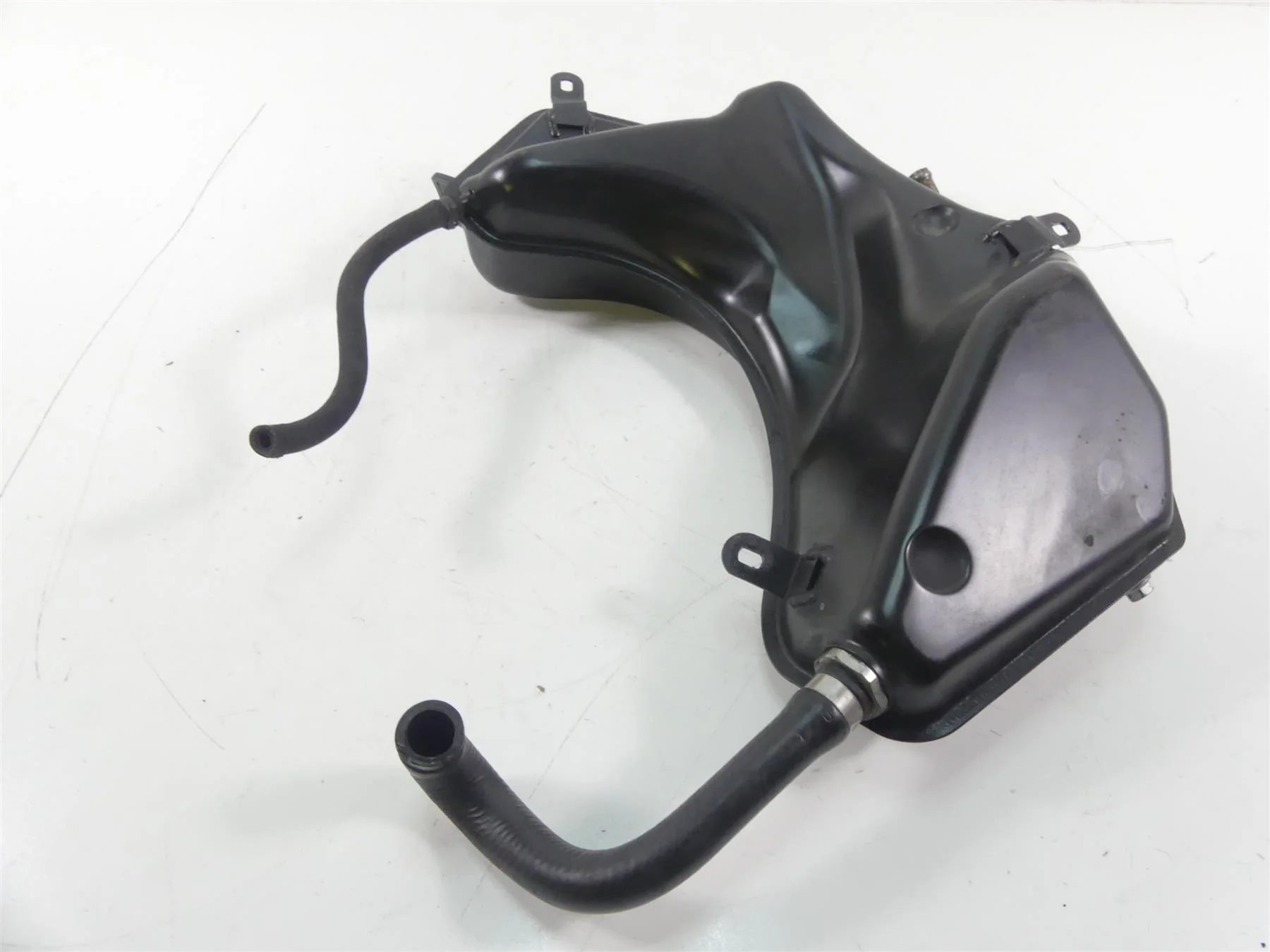 2004 Aprilia RSV1000 R Mille Metal Oil Tank Reservoir AP8158120 - Image 4