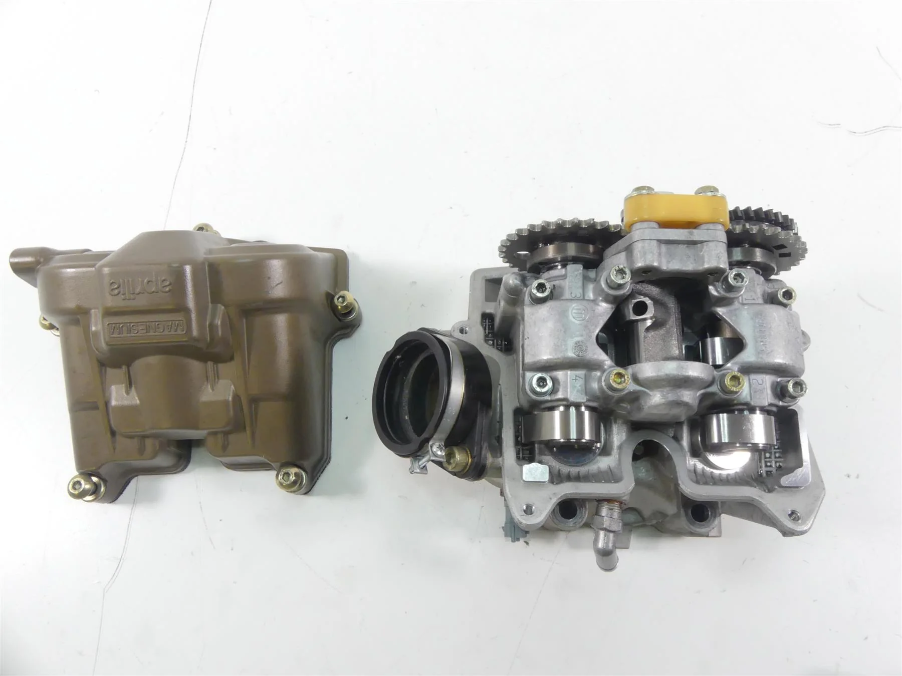 2004 Aprilia RSV1000 R Mille Rear Cylinderhead Cylinder Head AP0613467
