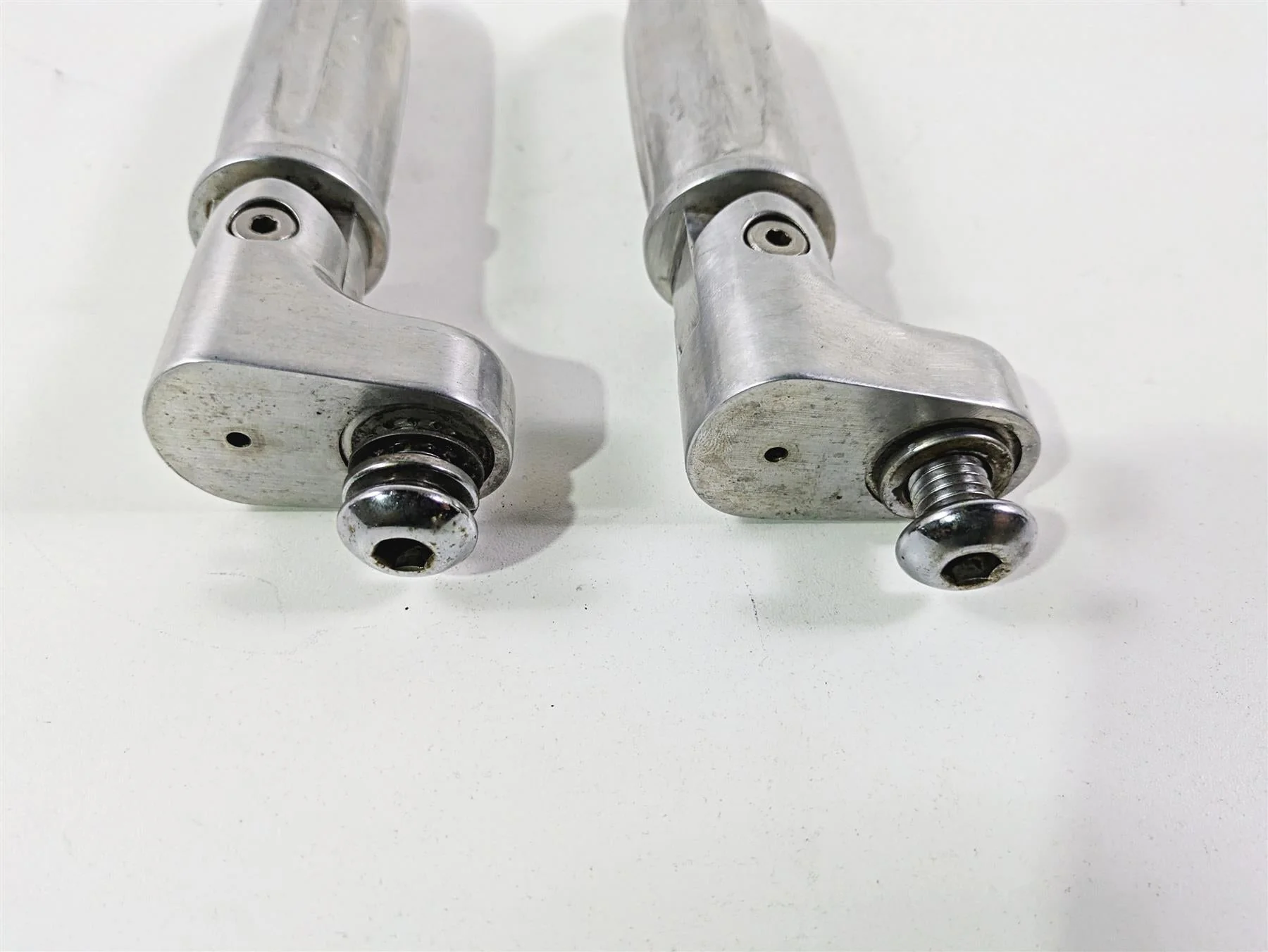 2004 Big Dog Chopper Rear Passenger Foot Peg Rest Set 163-000019-02 - Image 3