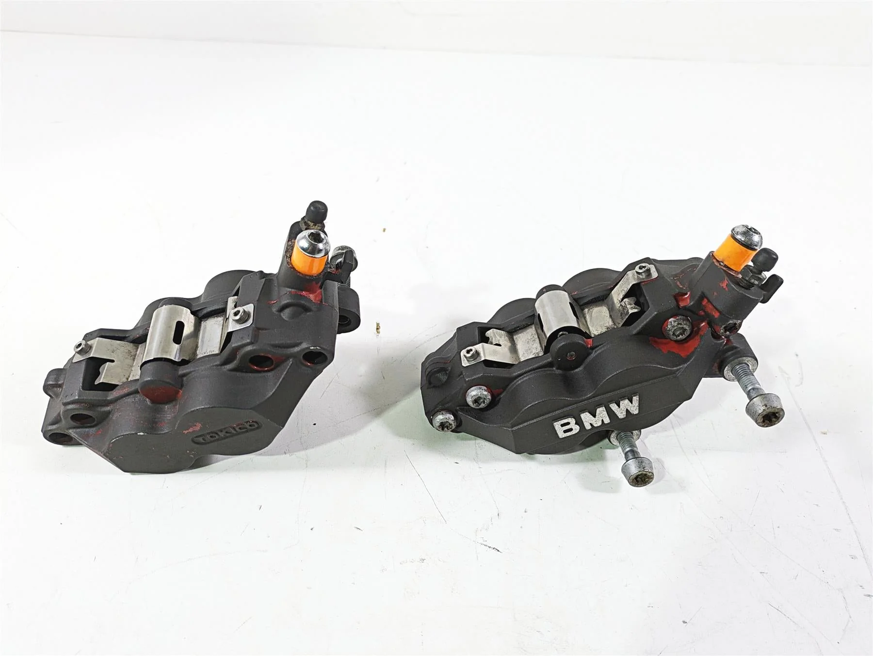 2004 BMW R1150GS R21 Front Brake Caliper Set Tokico 34117670391 34117670392 - Image 5