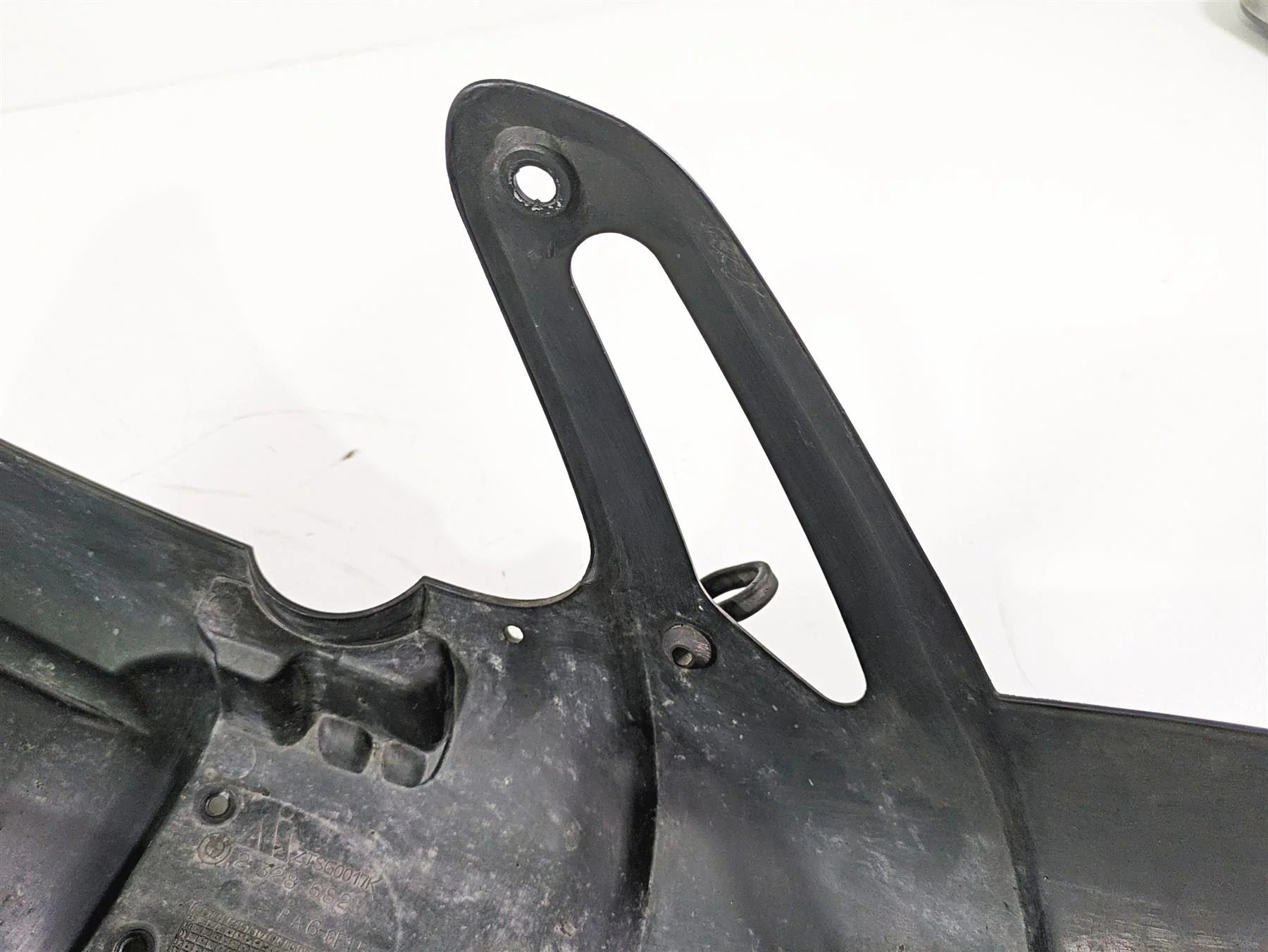 2004 BMW R1150GS R21 Front Lower Fender Mud Guard 46612328682 - Image 10